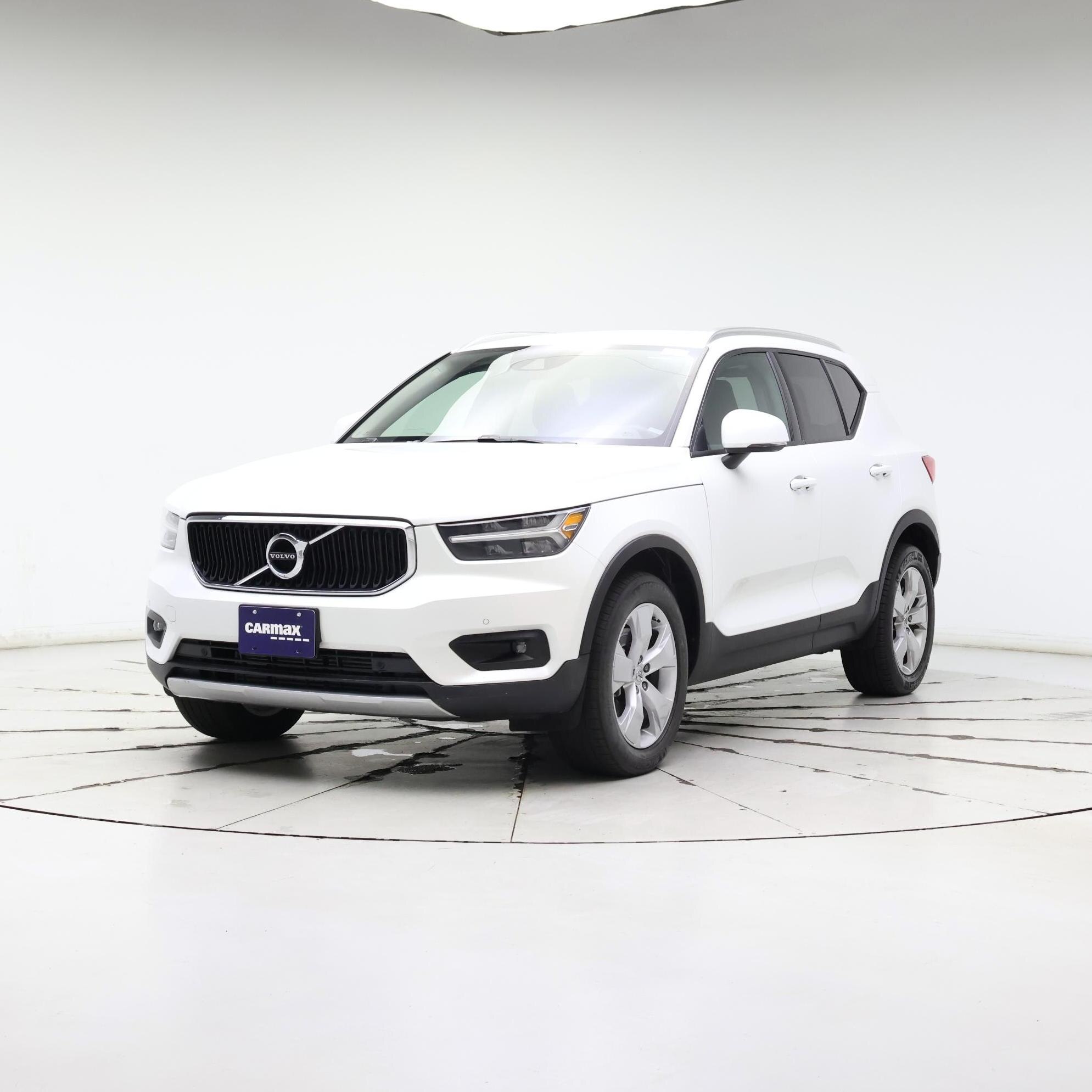 Thumbnail: 2022 Volvo XC40 - 4