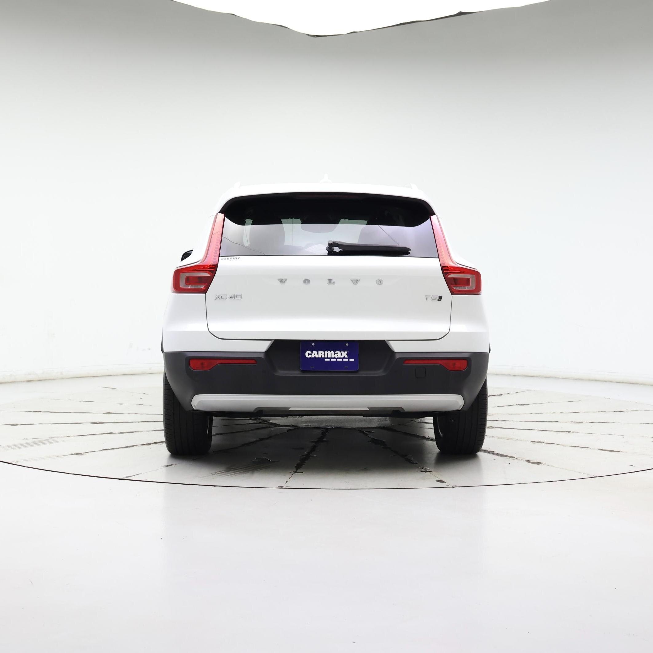Thumbnail: 2022 Volvo XC40 - 6