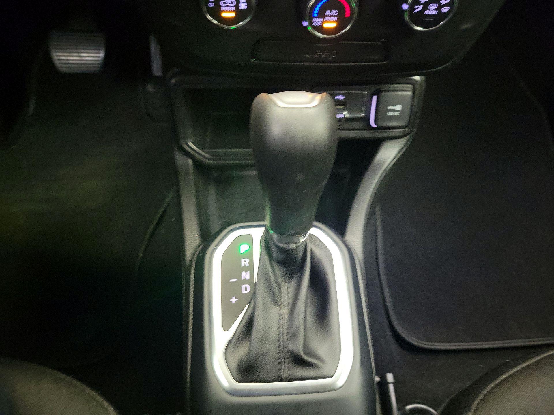 Thumbnail: 2020 Jeep Renegade - 17