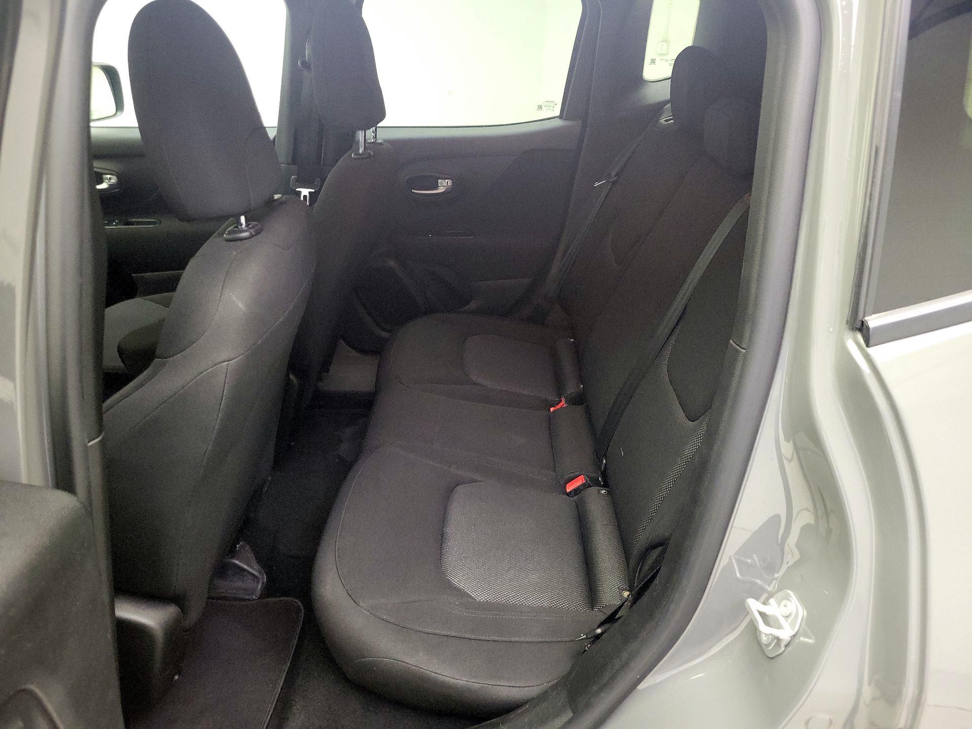 Thumbnail: 2020 Jeep Renegade - 19