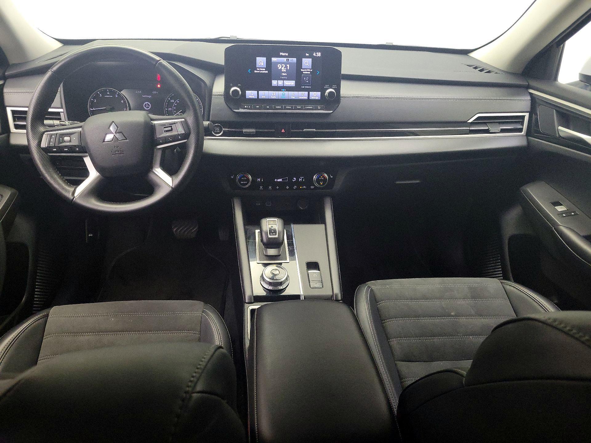 Thumbnail: 2024 Mitsubishi Outlander - 9