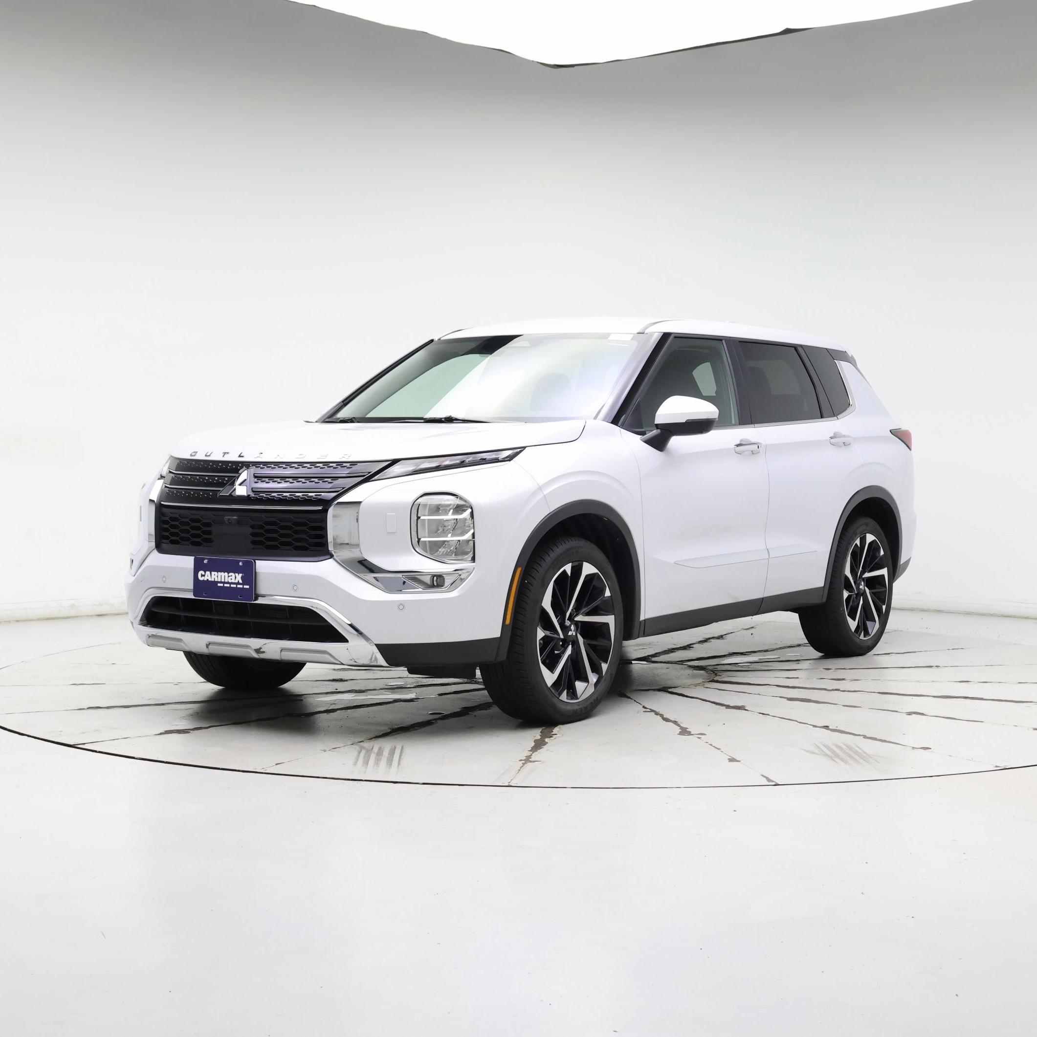 Thumbnail: 2024 Mitsubishi Outlander - 4