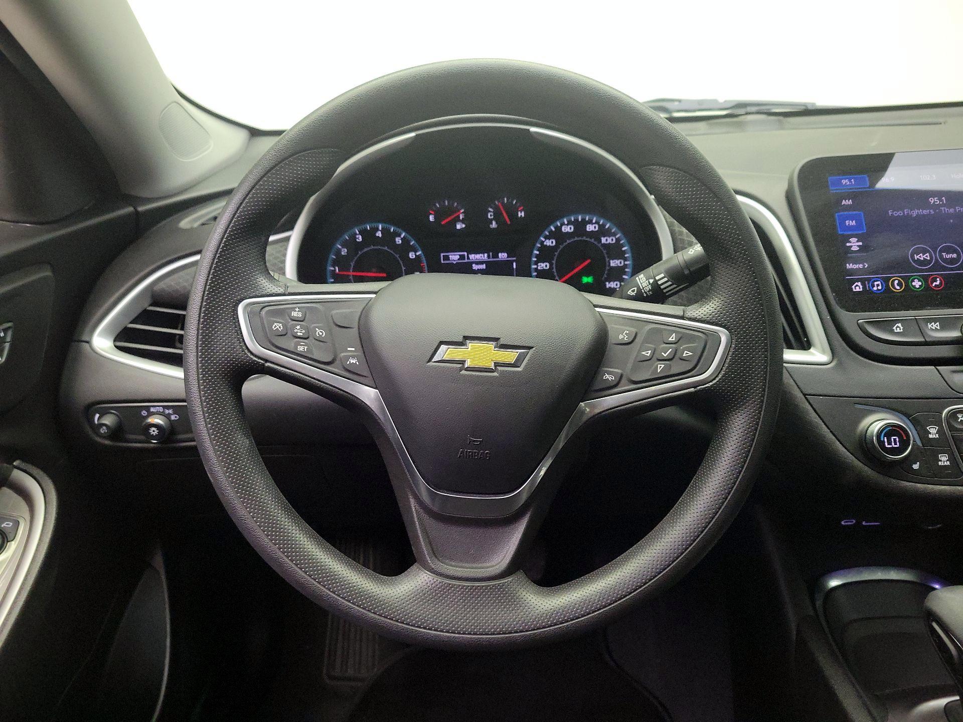 Thumbnail: 2023 Chevrolet Malibu - 10