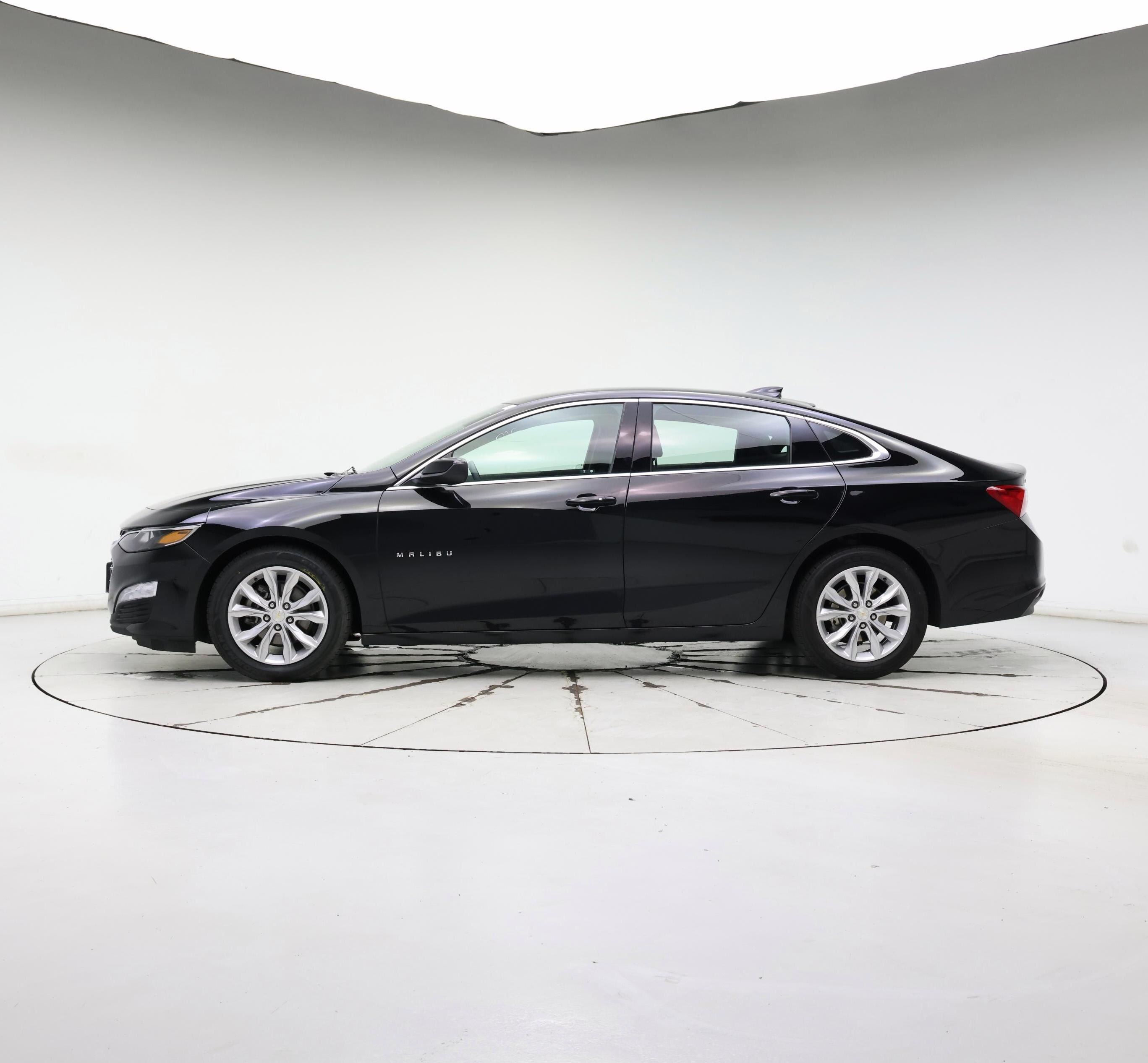 Thumbnail: 2023 Chevrolet Malibu - 3
