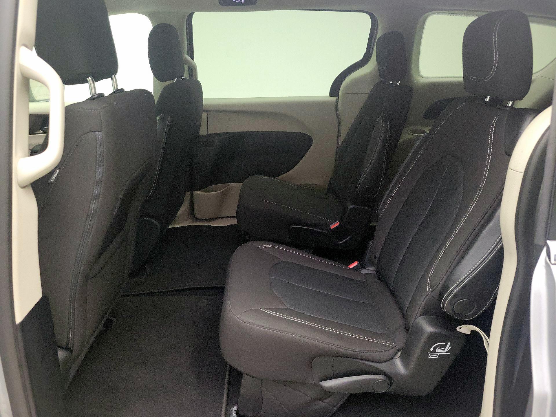Thumbnail: 2021 Chrysler Voyager - 19