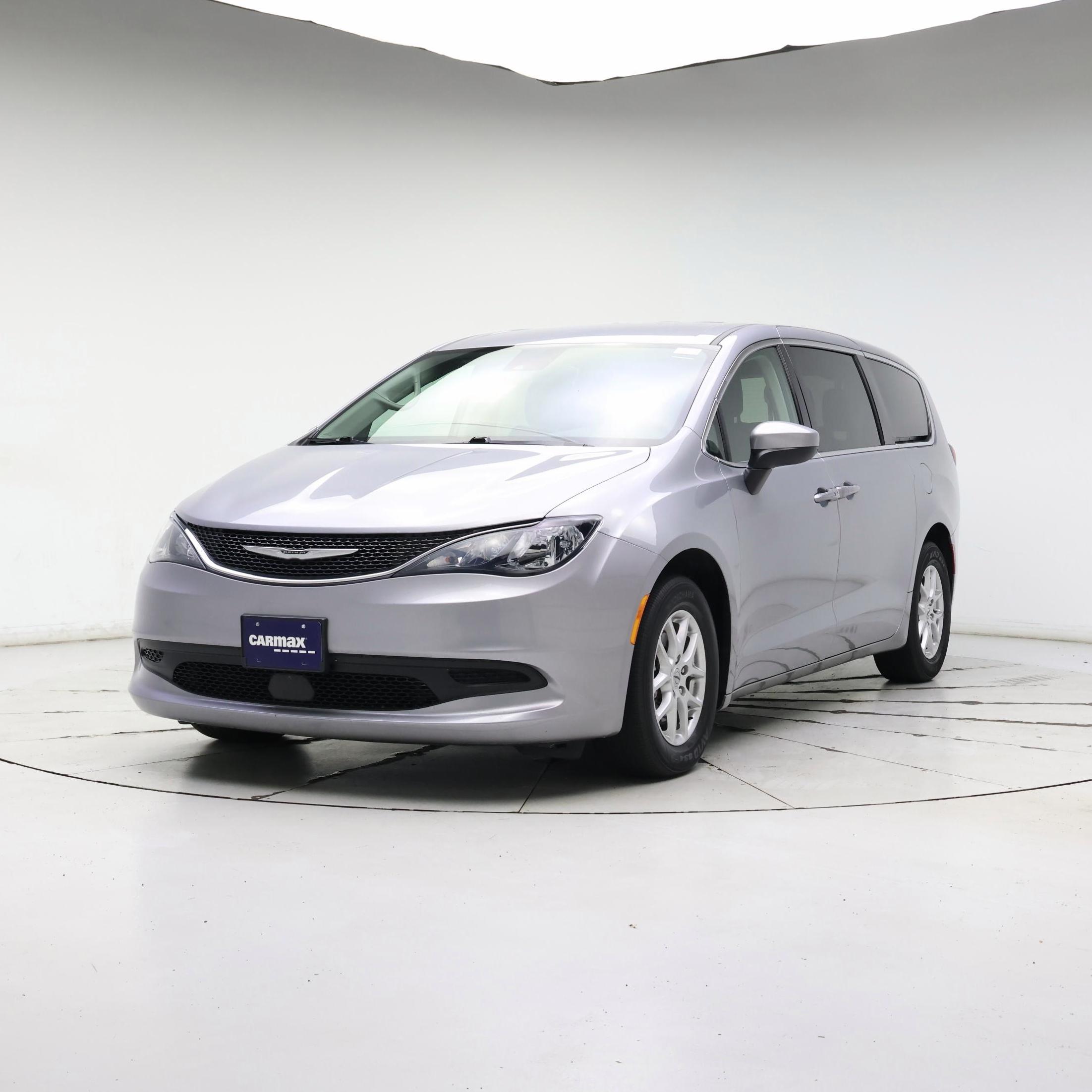 Thumbnail: 2021 Chrysler Voyager - 4