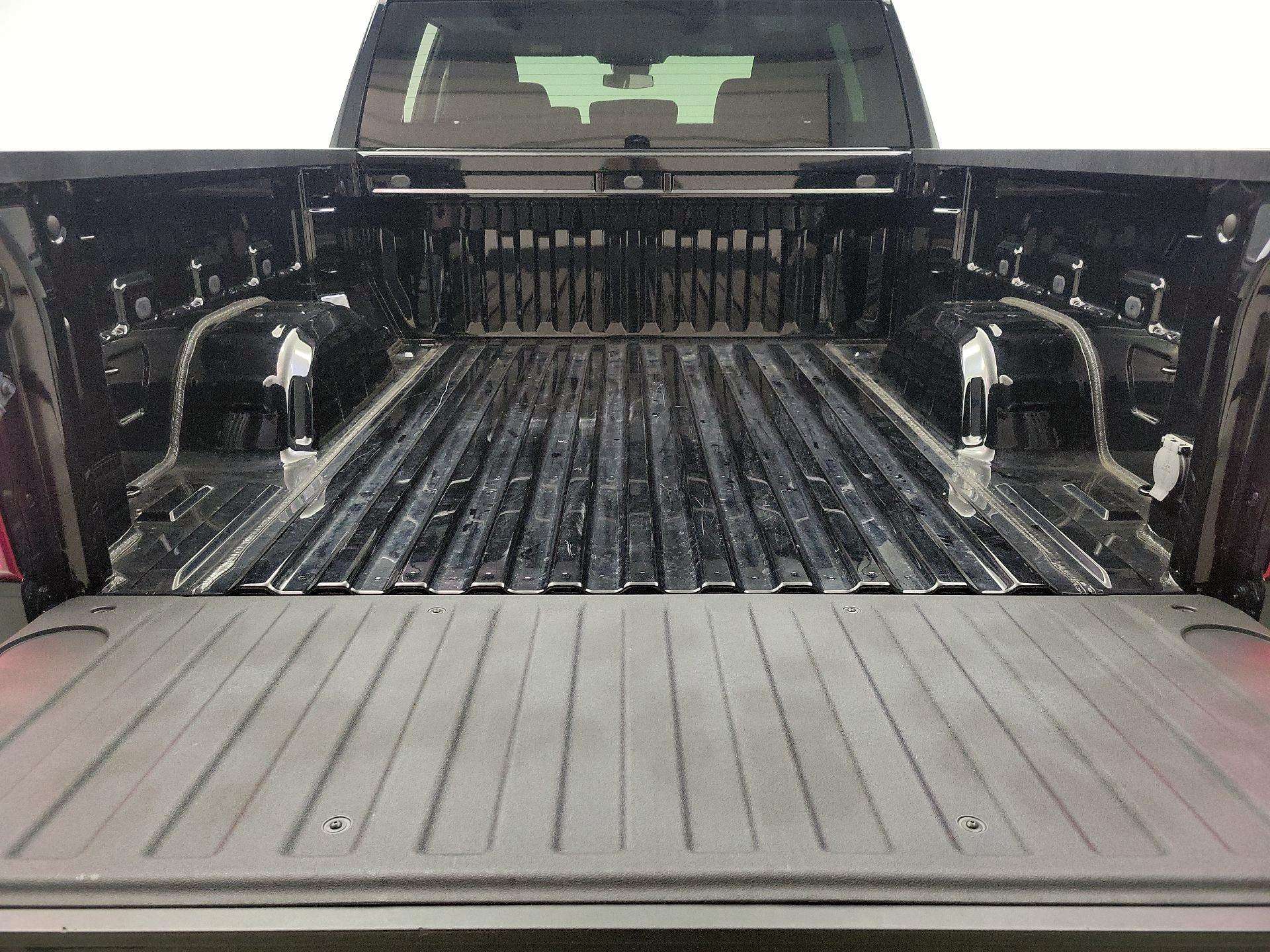 Thumbnail: 2023 Chevrolet Silverado 1500 - 20