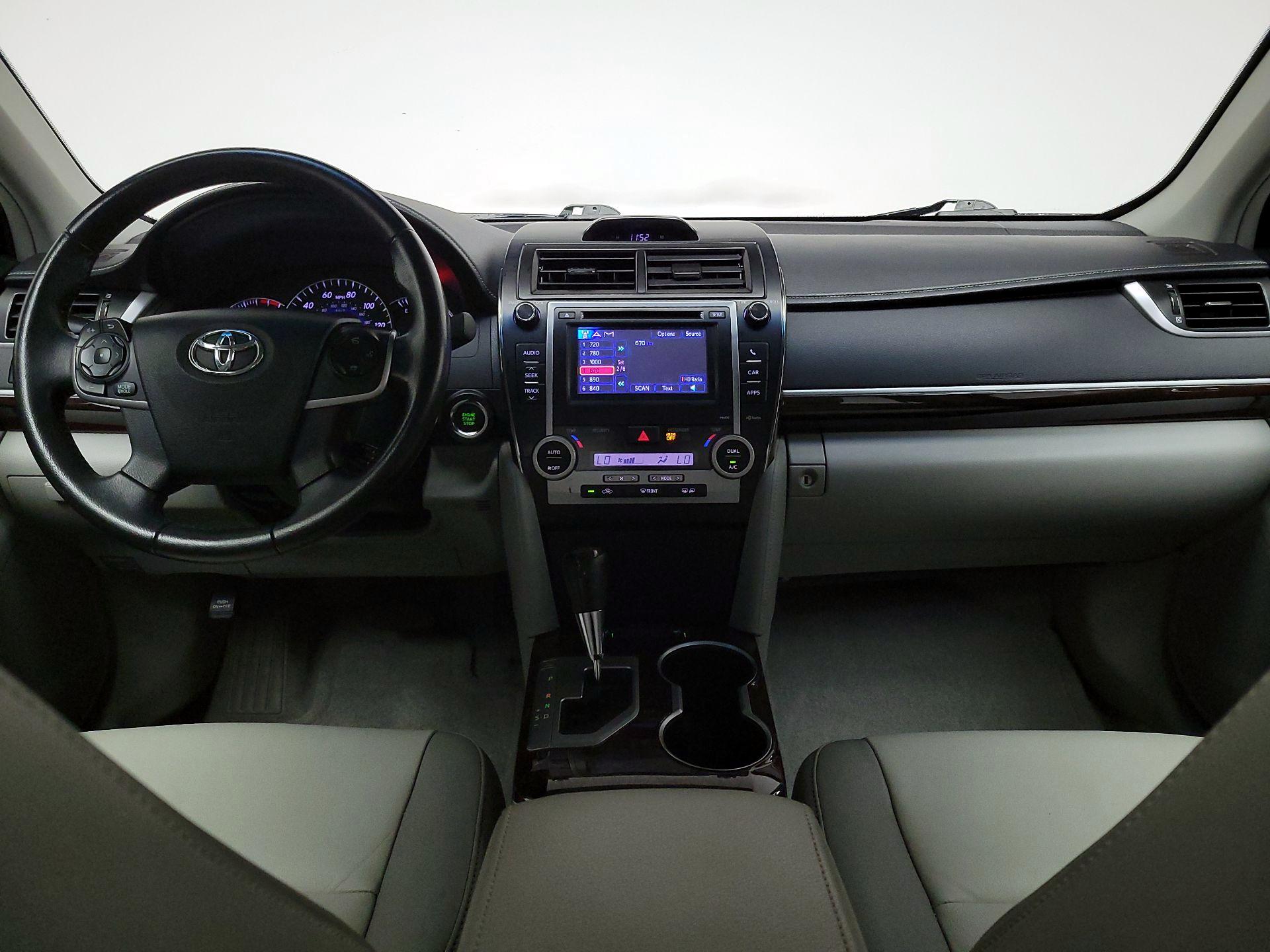 Thumbnail: 2013 Toyota Camry - 9