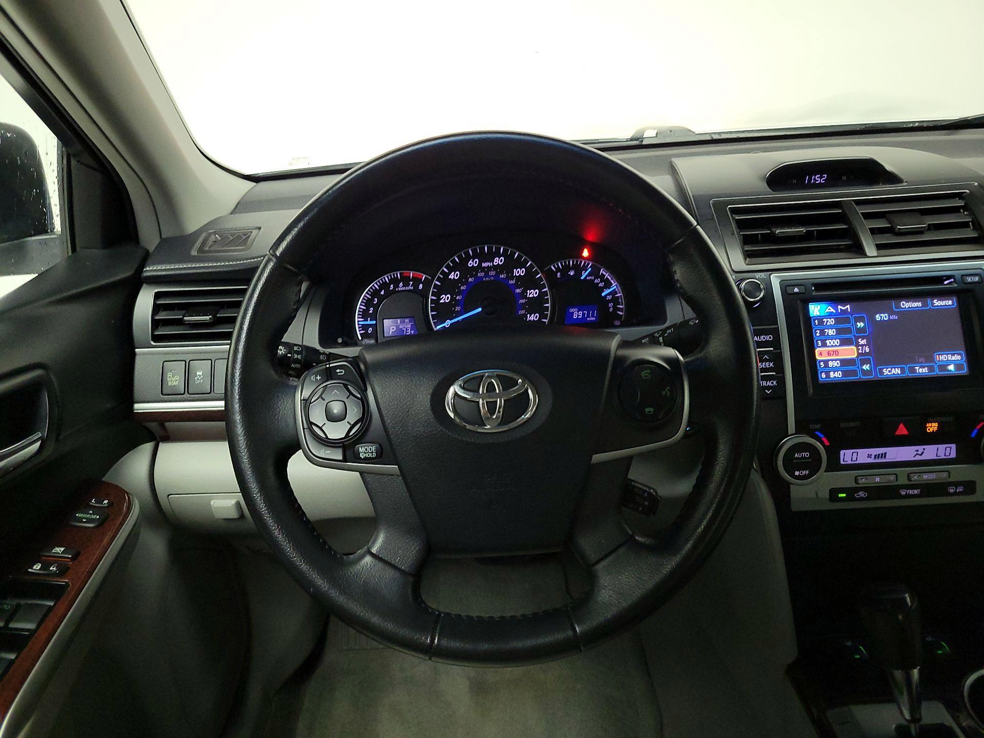 Thumbnail: 2013 Toyota Camry - 10