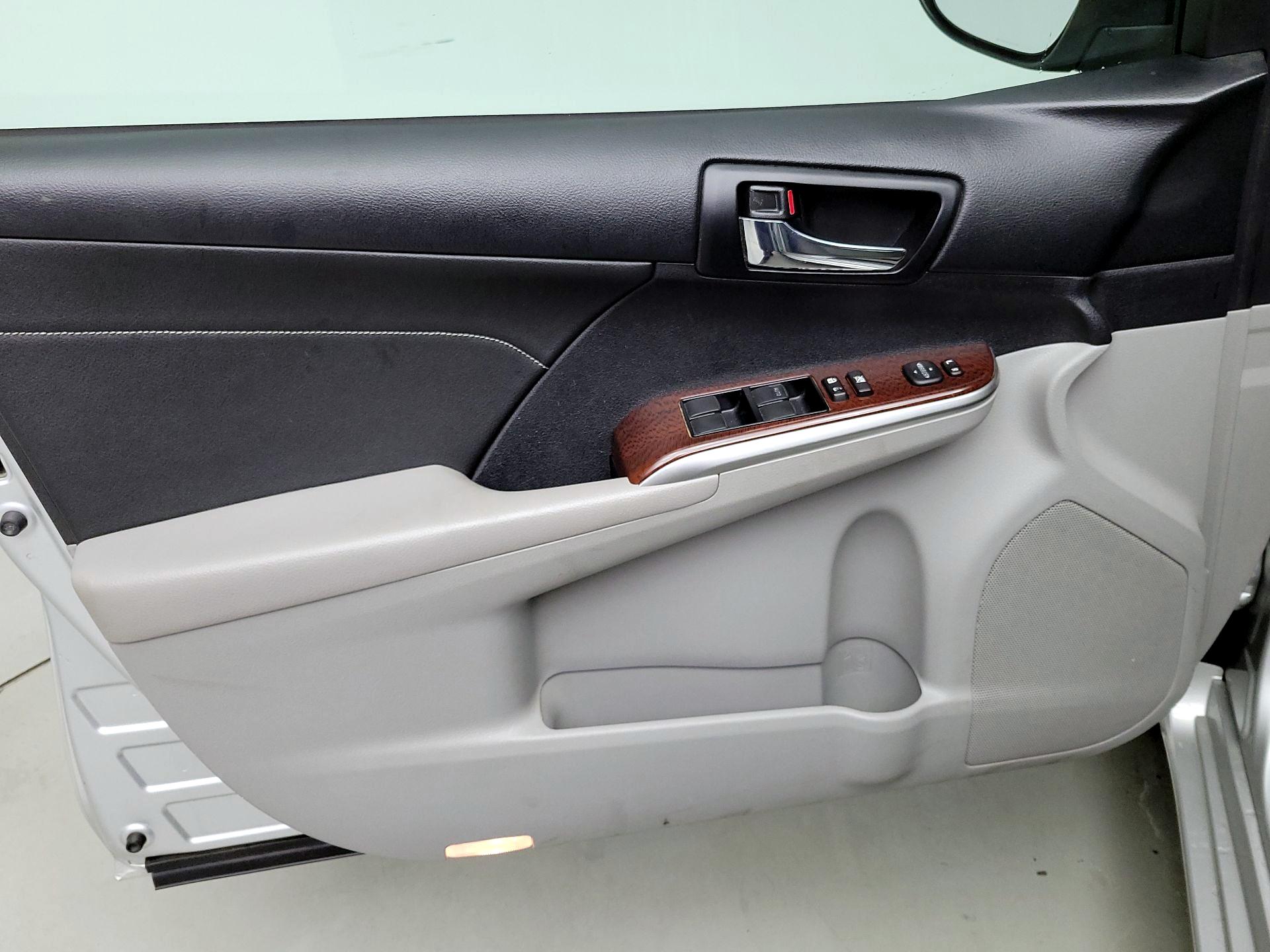 Thumbnail: 2013 Toyota Camry - 12