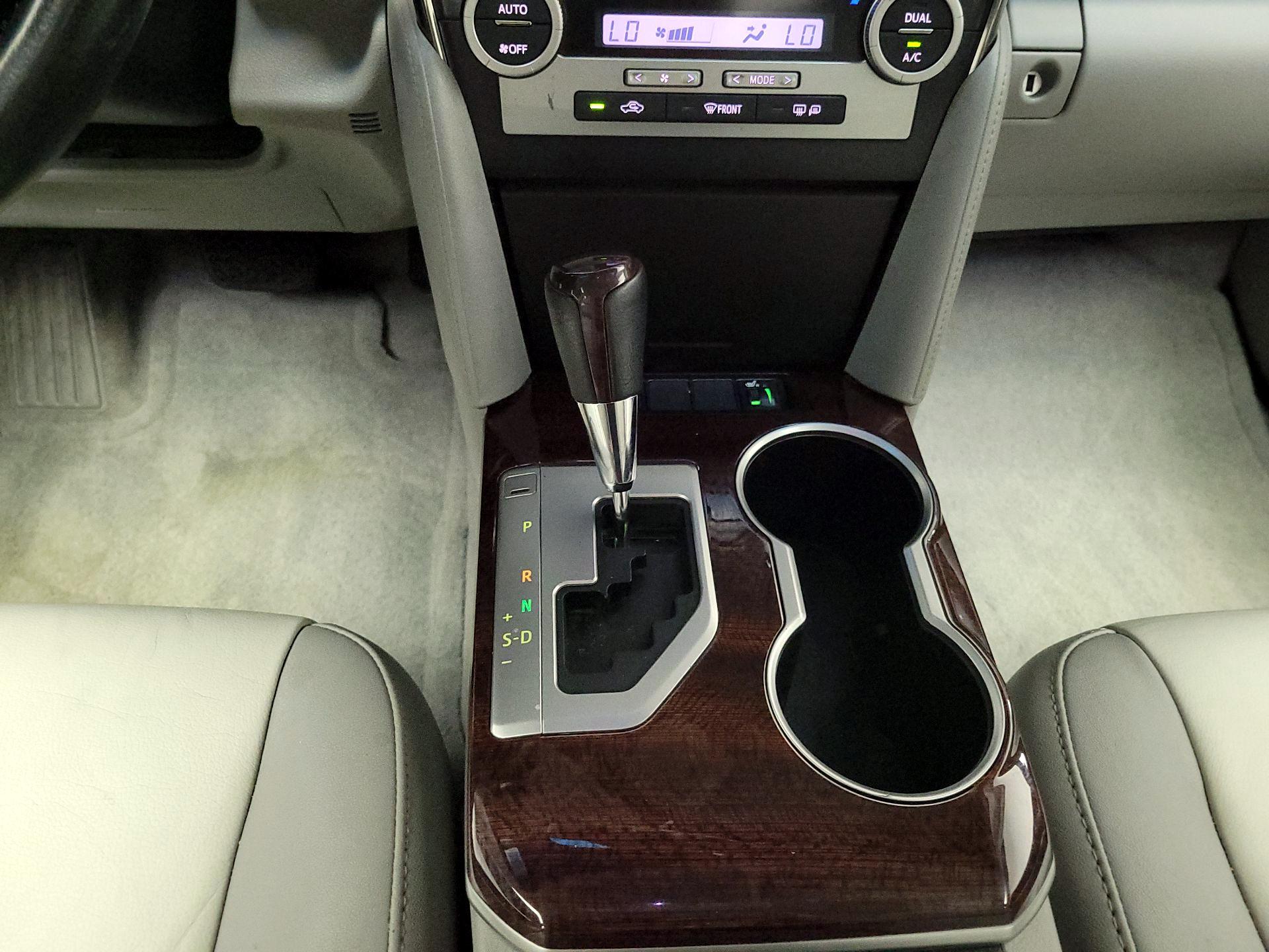 Thumbnail: 2013 Toyota Camry - 17