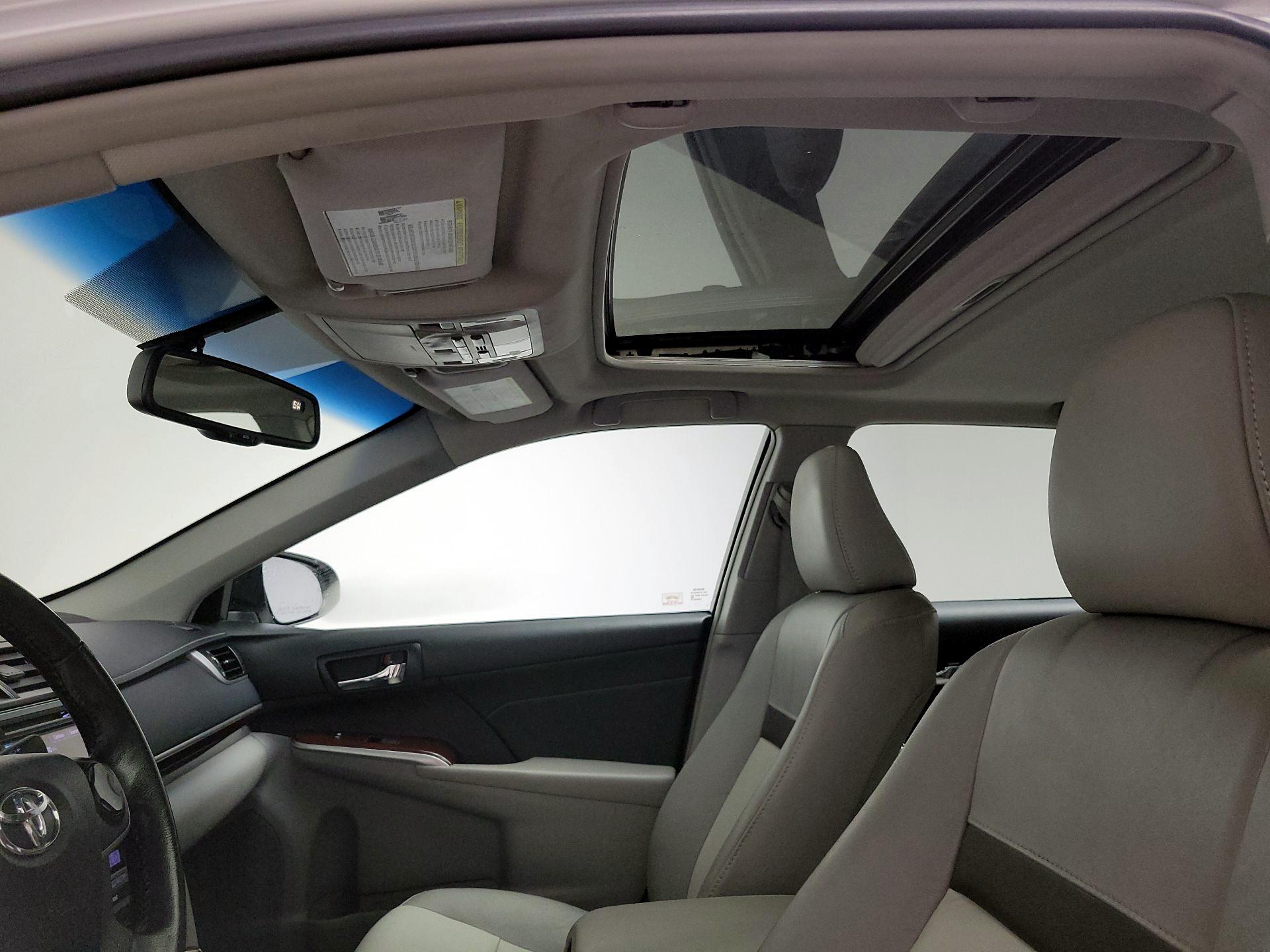 Thumbnail: 2013 Toyota Camry - 19
