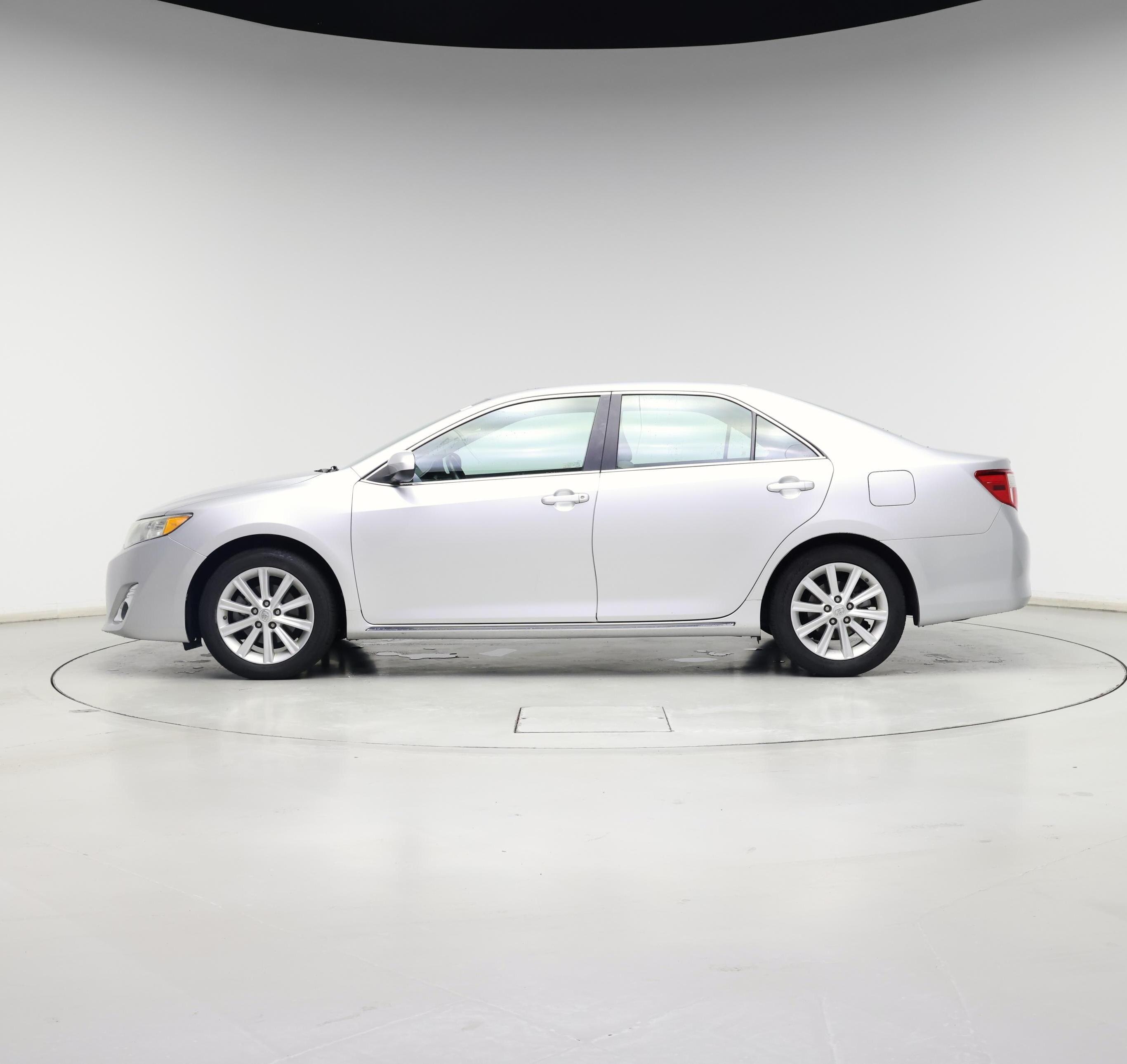 Thumbnail: 2013 Toyota Camry - 3