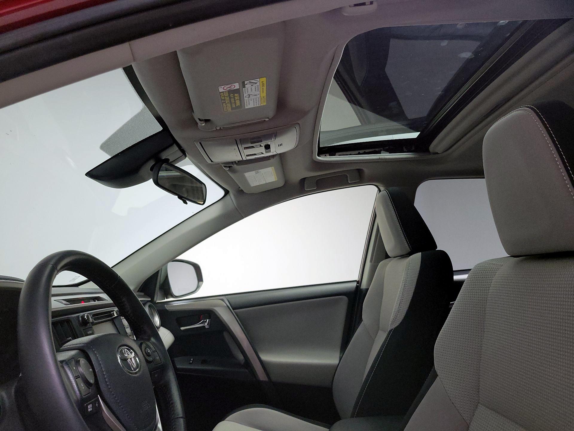 Thumbnail: 2018 Toyota RAV4 - 19
