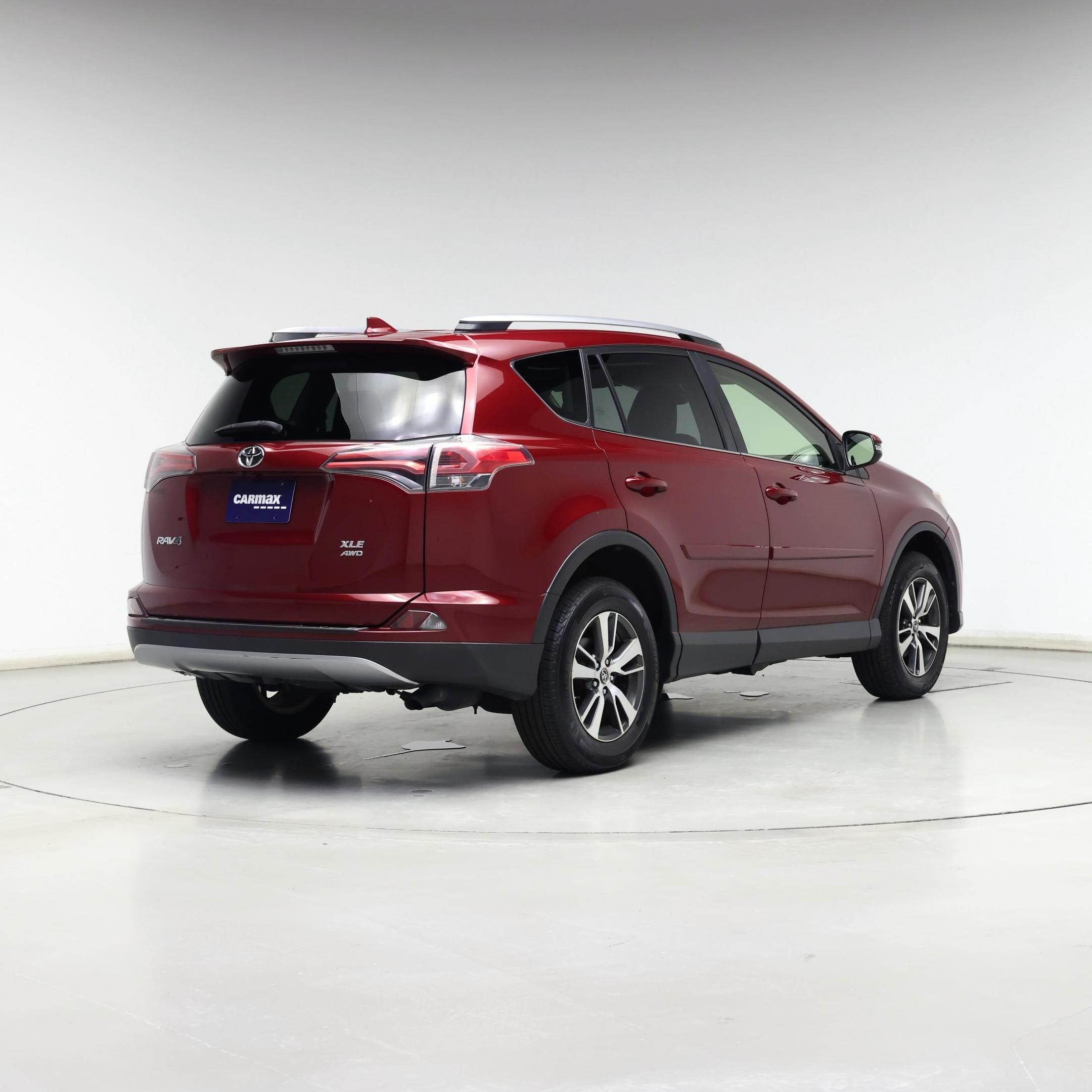 Thumbnail: 2018 Toyota RAV4 - 8
