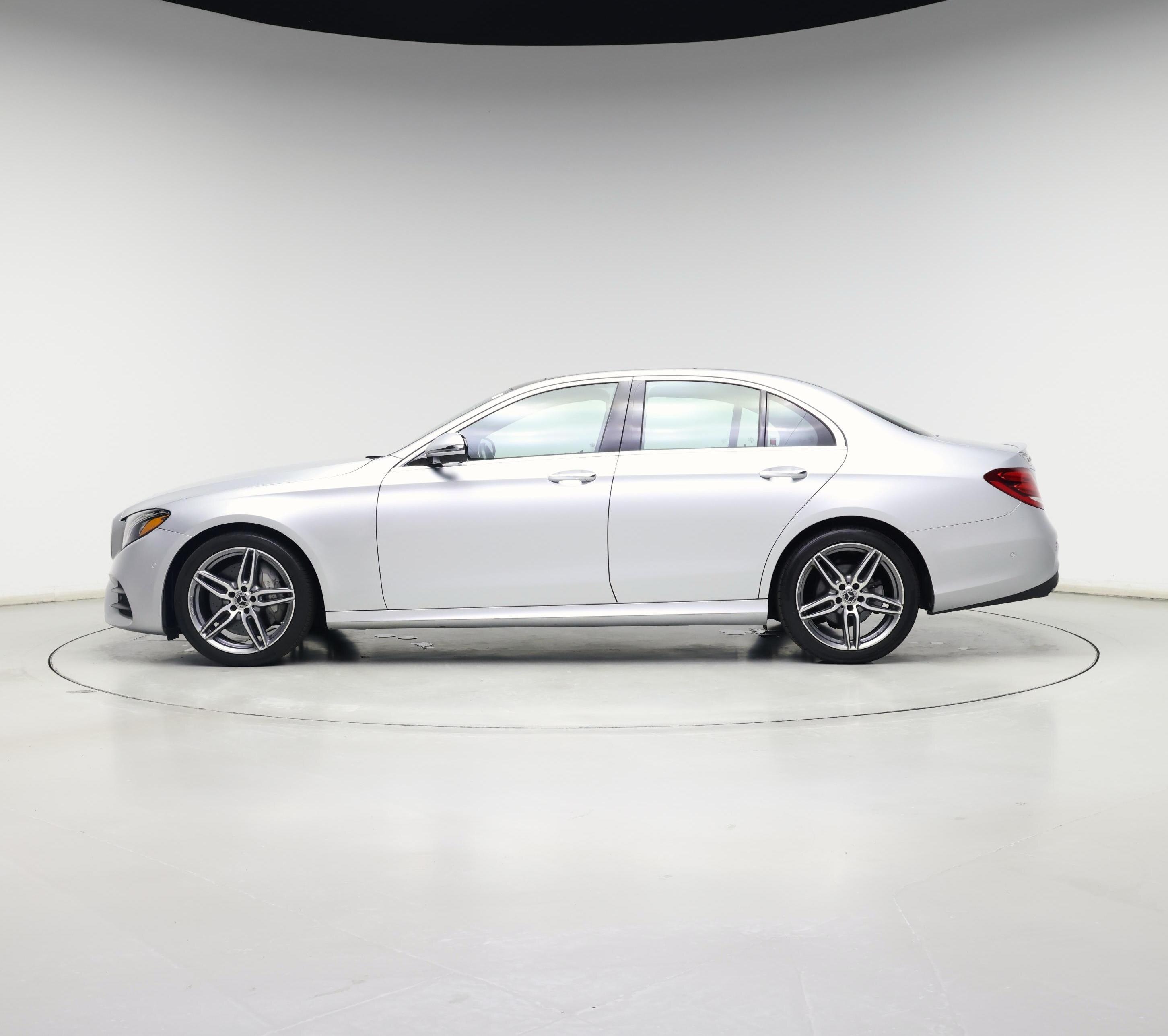 Thumbnail: 2019 Mercedes-Benz E-Class - 3