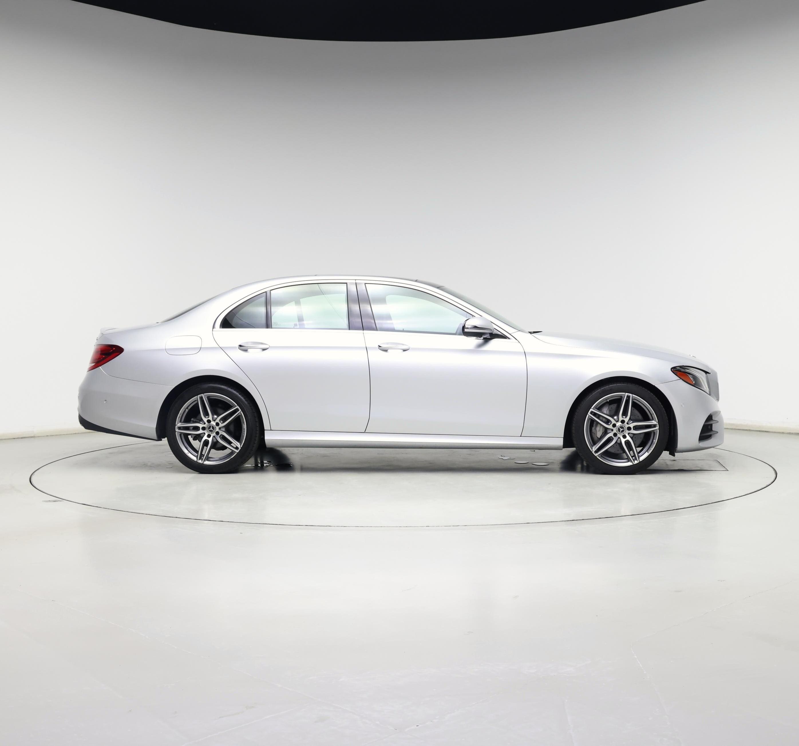 Thumbnail: 2019 Mercedes-Benz E-Class - 7