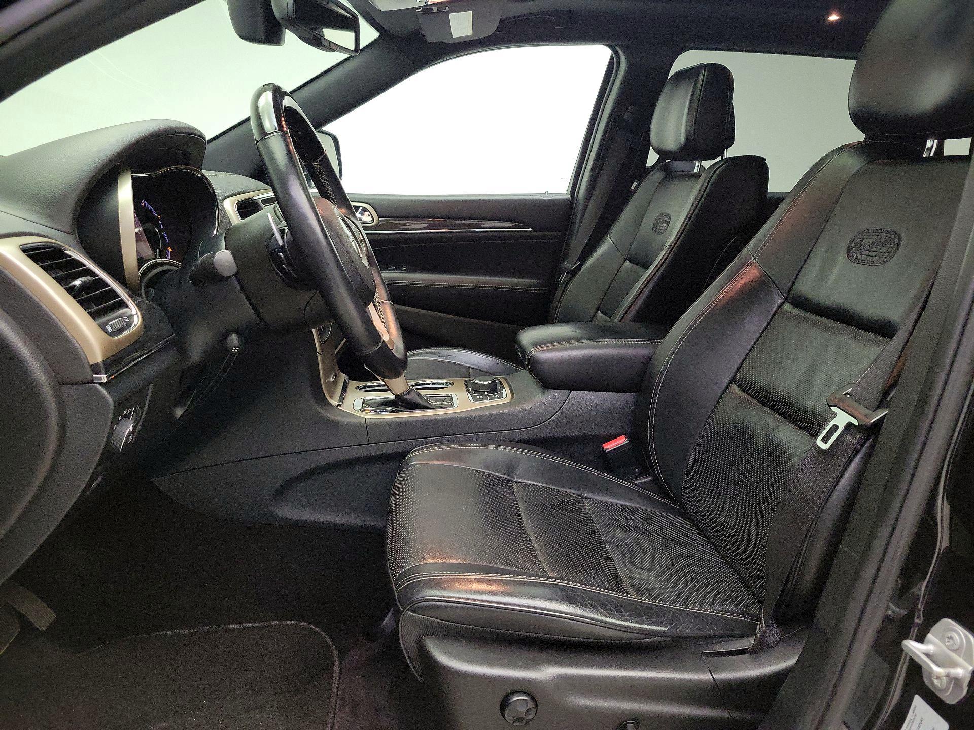 Thumbnail: 2016 Jeep Grand Cherokee - 11