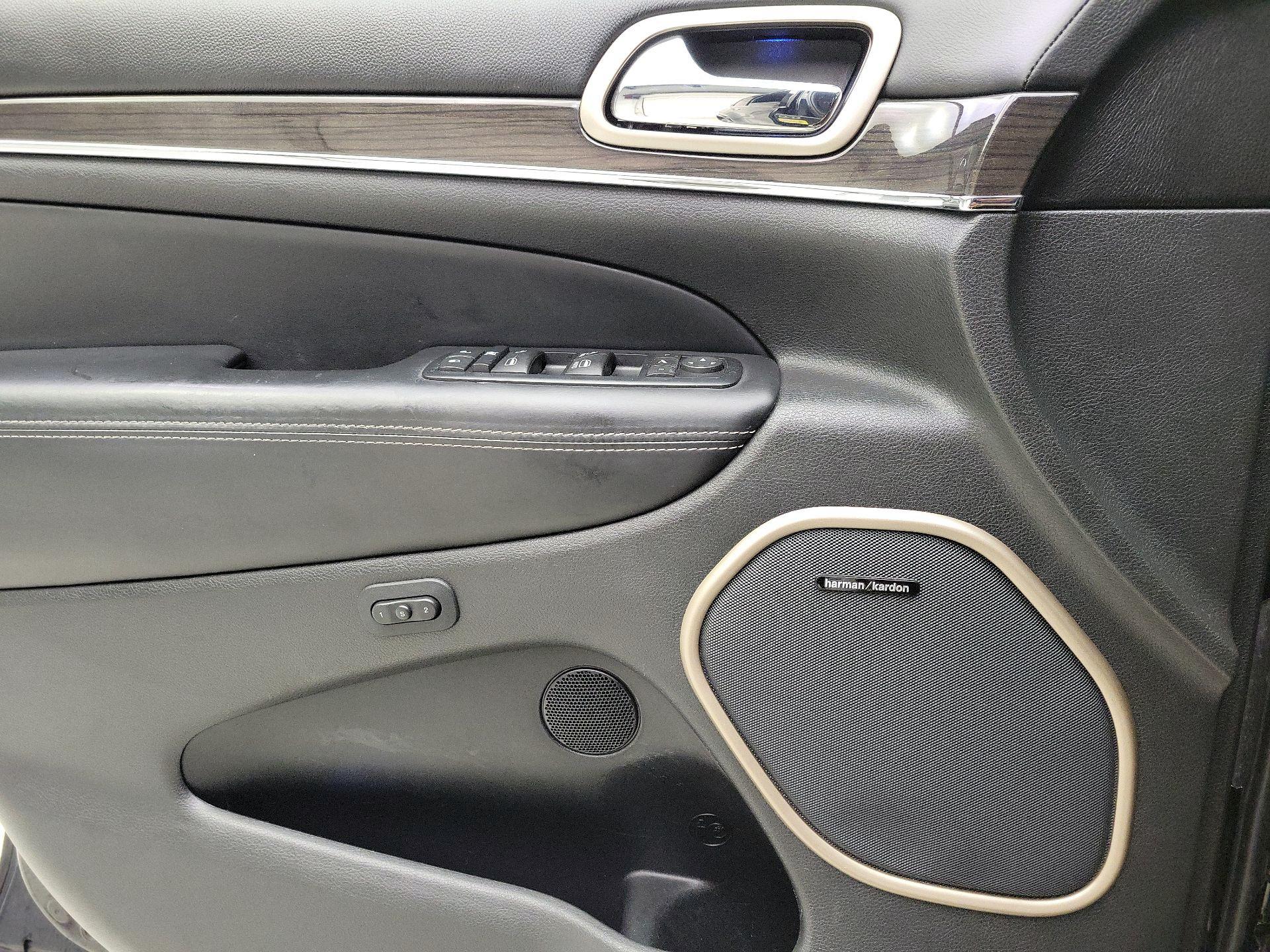 Thumbnail: 2016 Jeep Grand Cherokee - 12