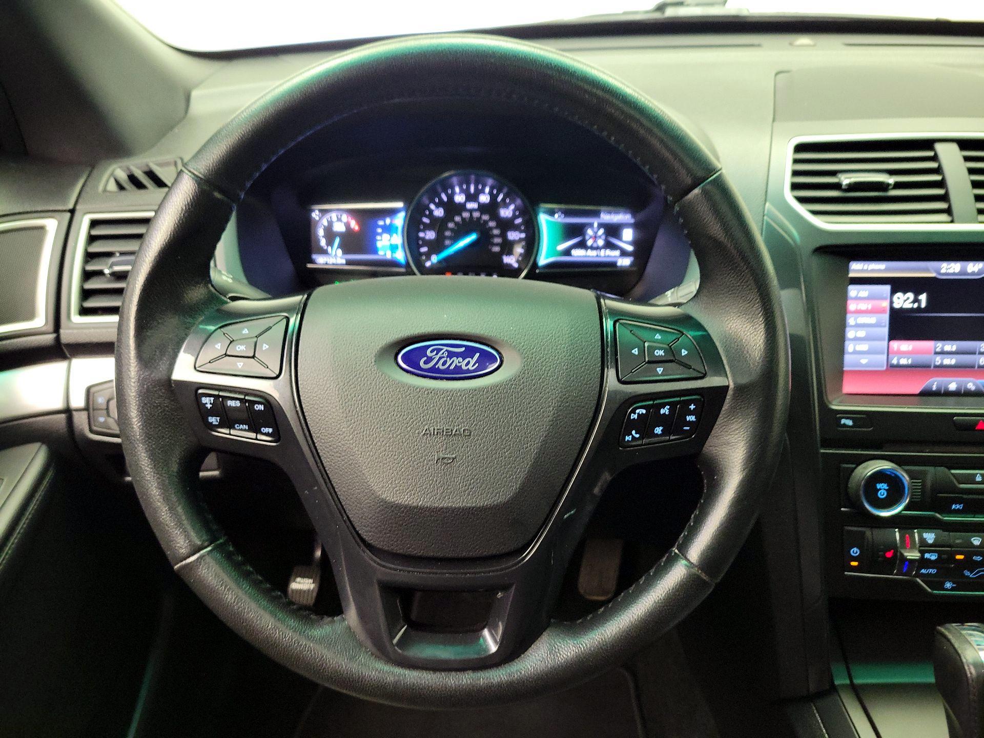 Thumbnail: 2016 Ford Explorer - 10
