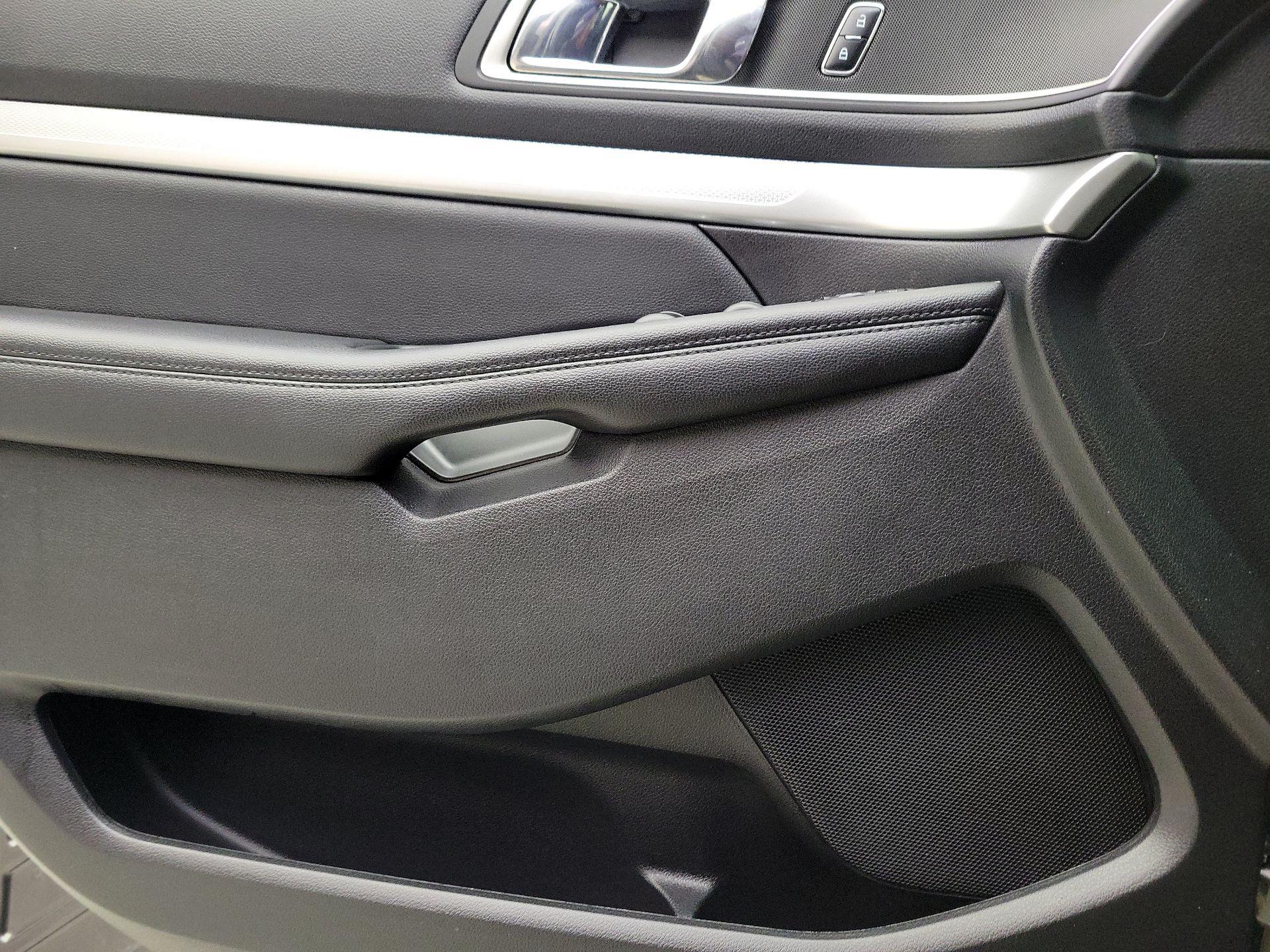 Thumbnail: 2016 Ford Explorer - 12