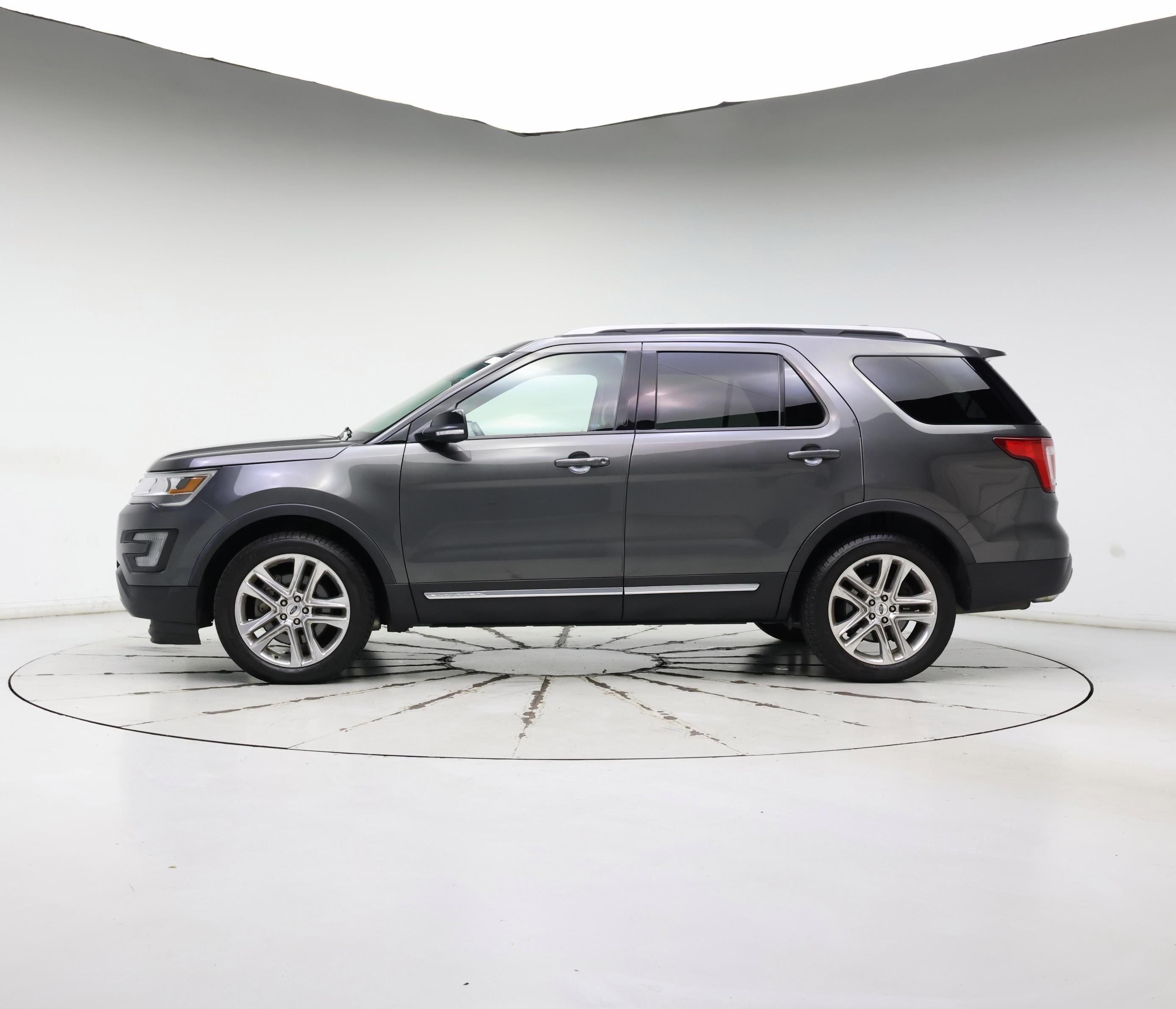 Thumbnail: 2016 Ford Explorer - 3