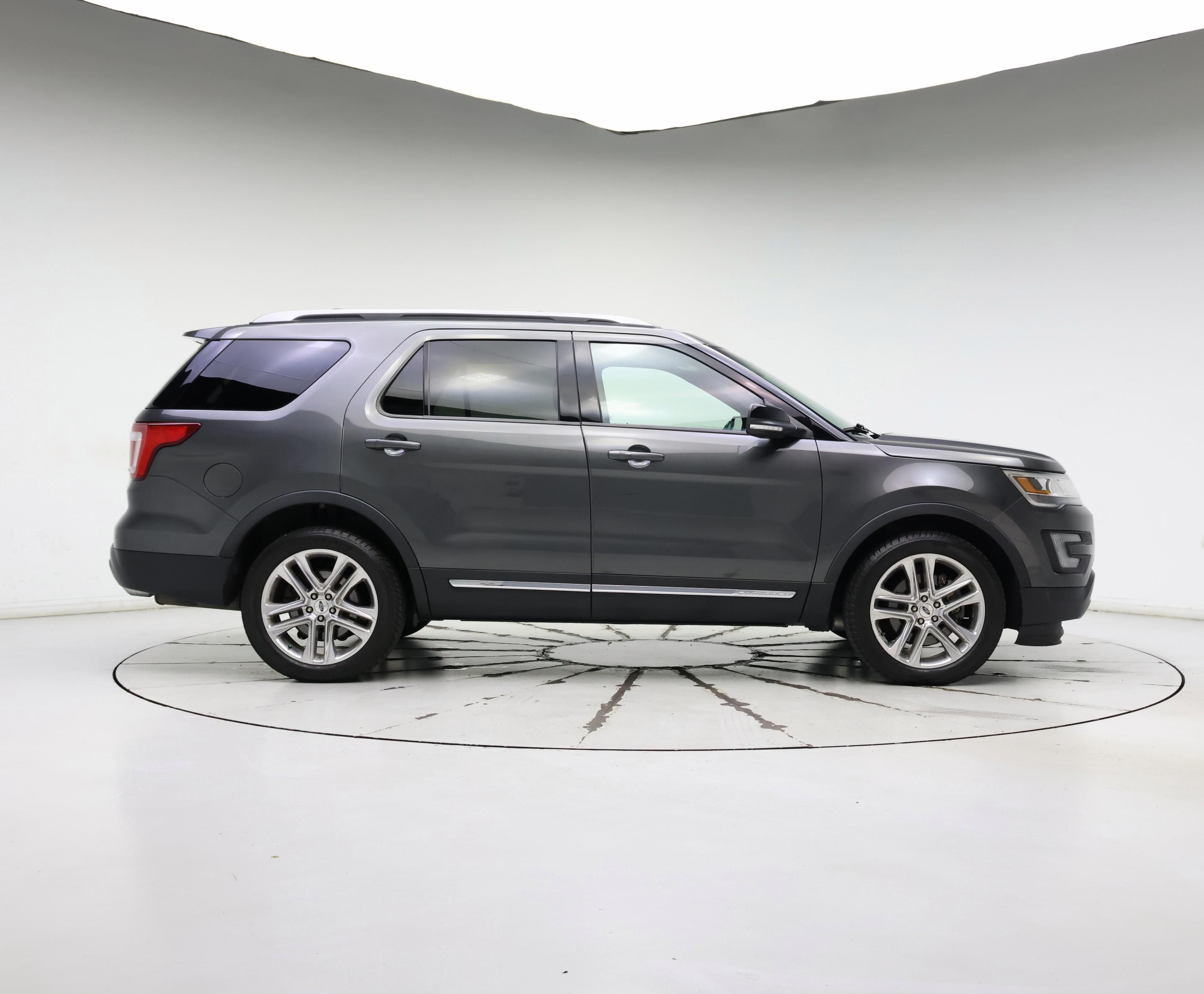 Thumbnail: 2016 Ford Explorer - 7