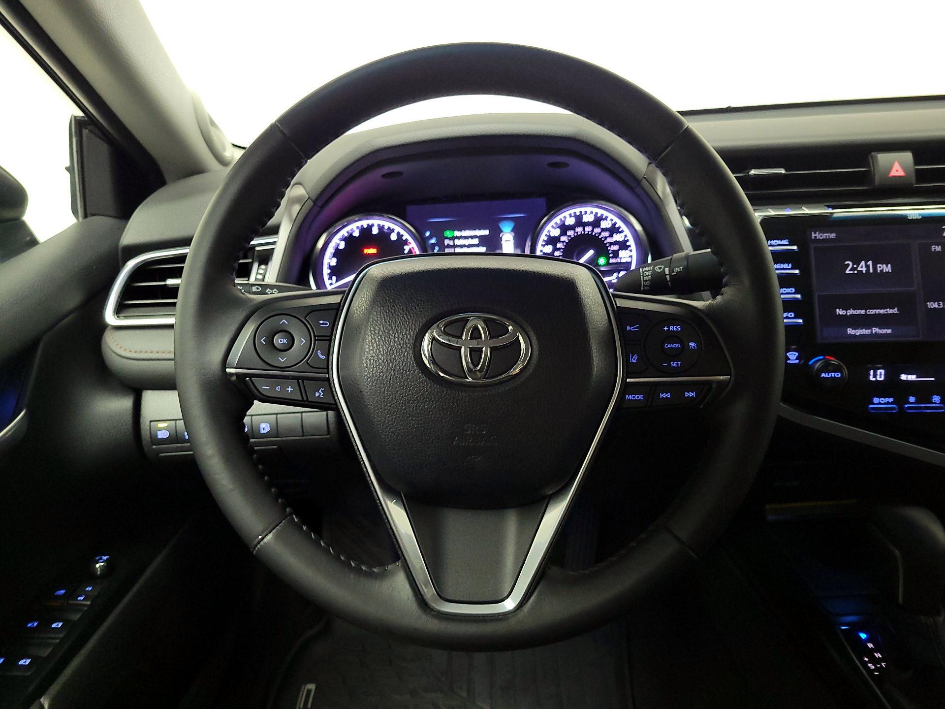 Thumbnail: 2018 Toyota Camry - 10