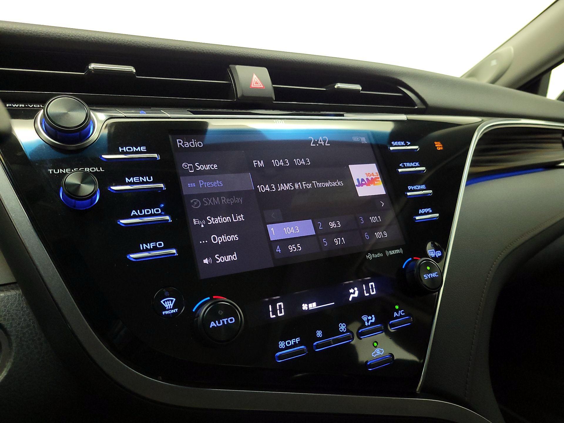 Thumbnail: 2018 Toyota Camry - 15