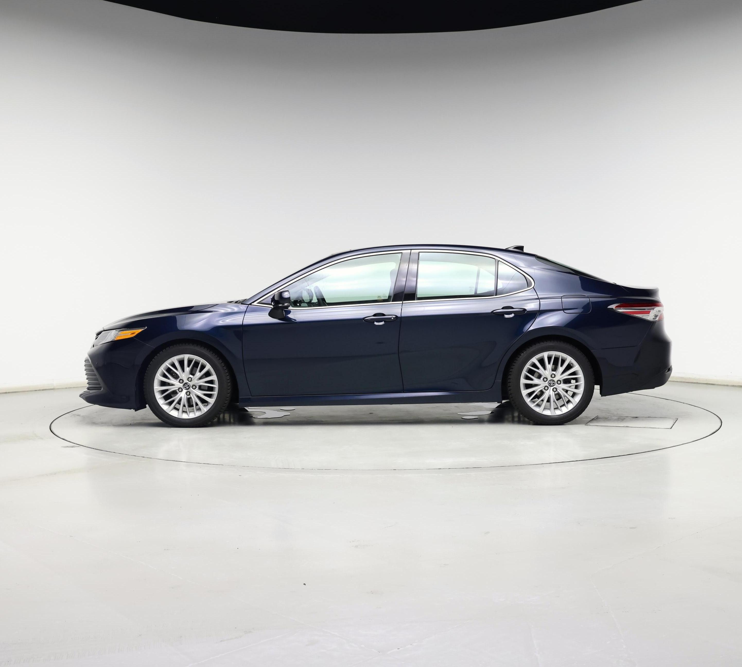 Thumbnail: 2018 Toyota Camry - 3