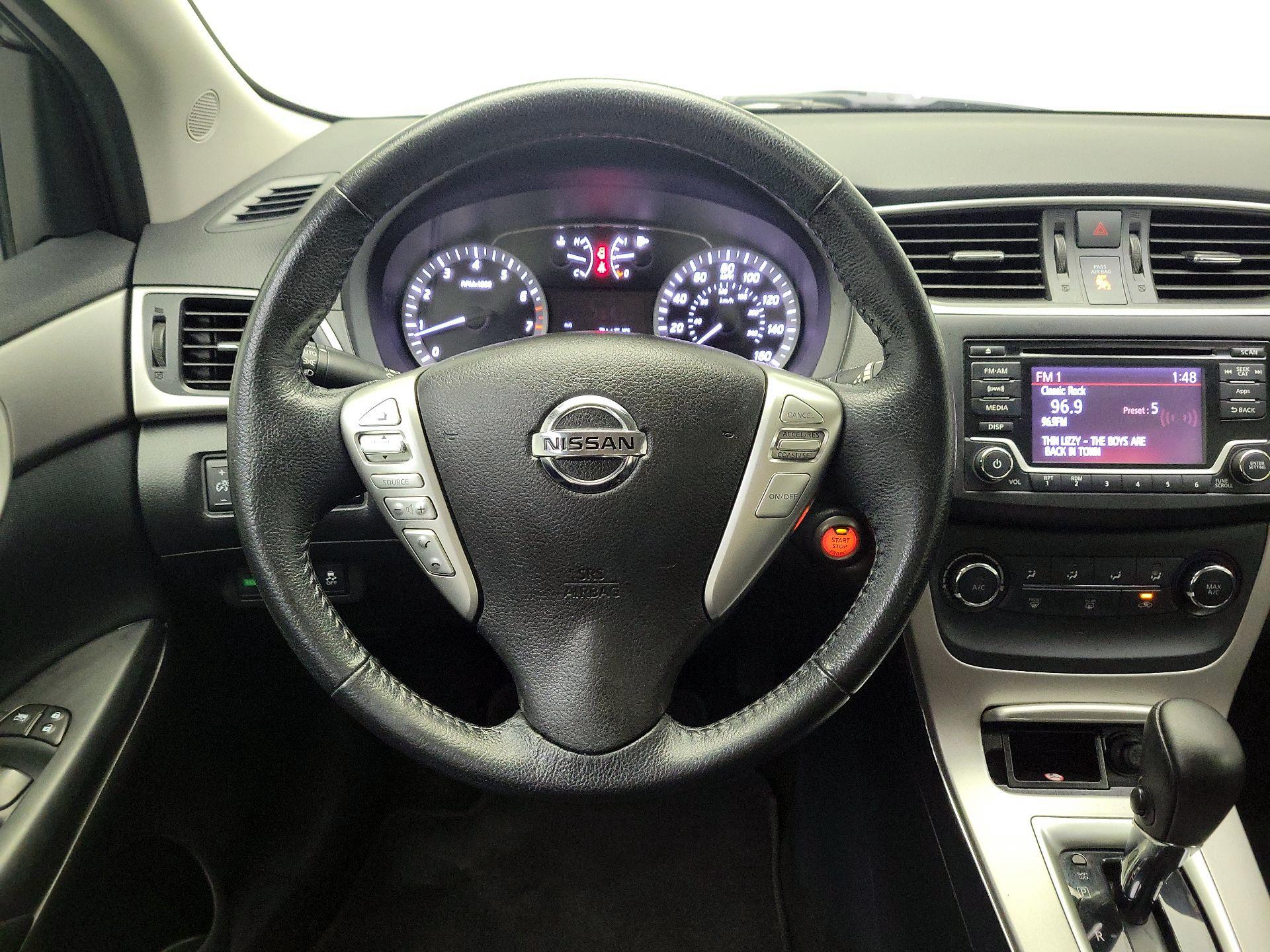 Thumbnail: 2015 Nissan Sentra - 10