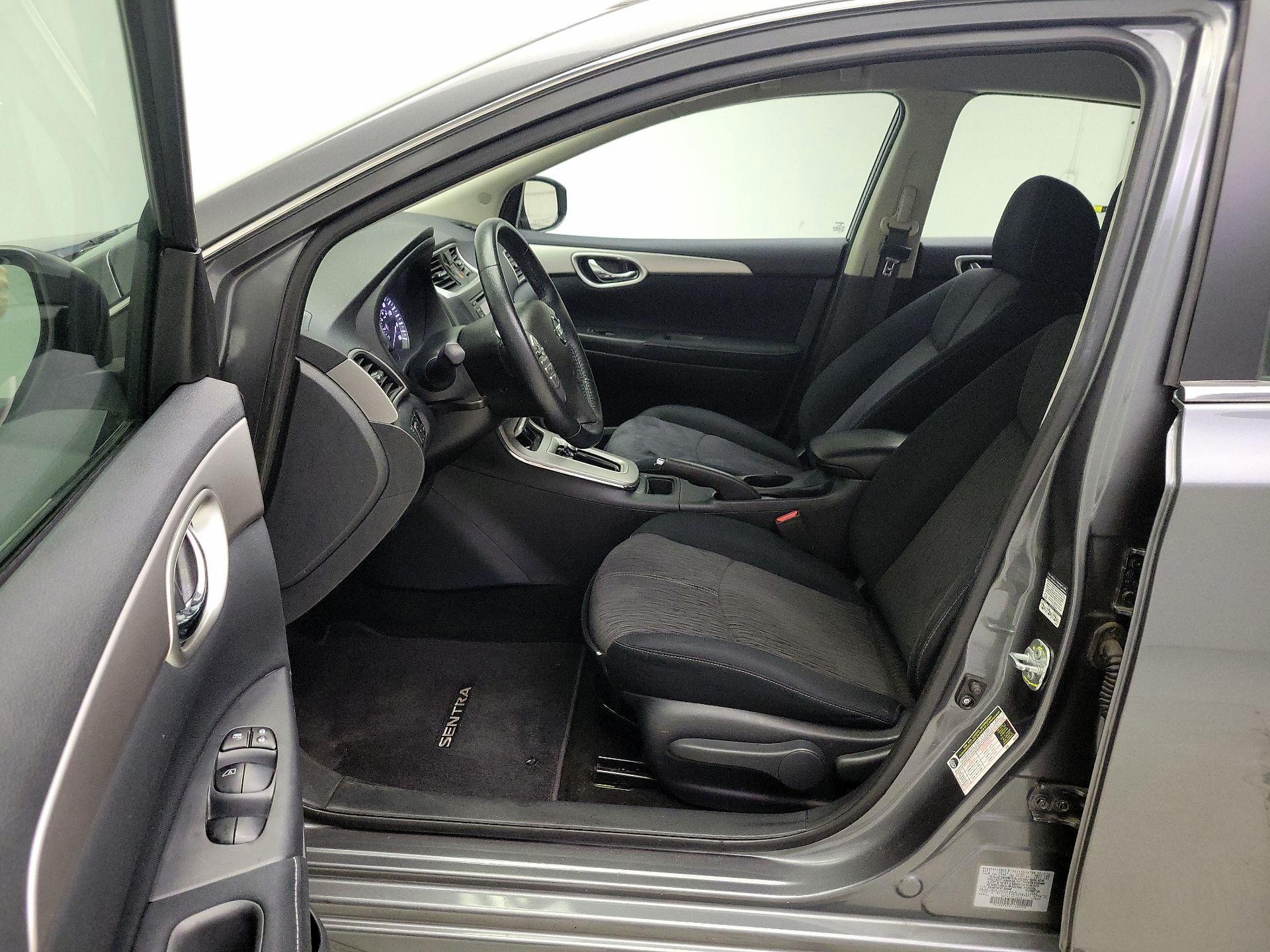 Thumbnail: 2015 Nissan Sentra - 11