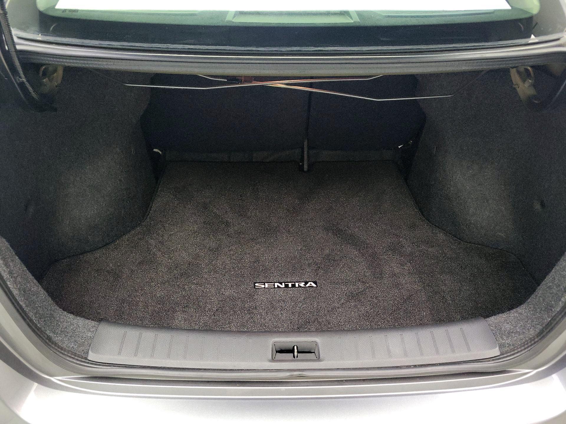 Thumbnail: 2015 Nissan Sentra - 19