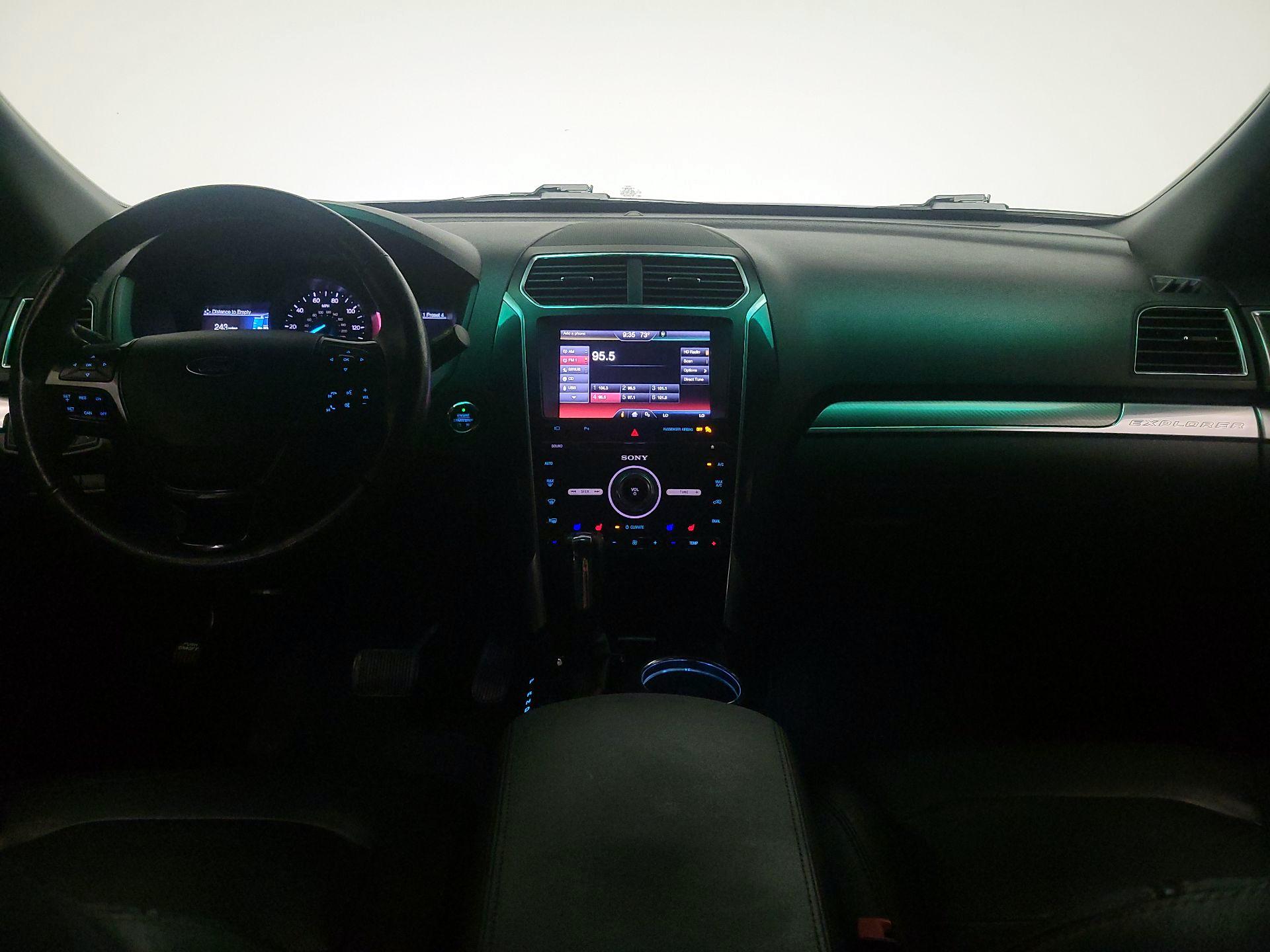 Thumbnail: 2016 Ford Explorer - 9