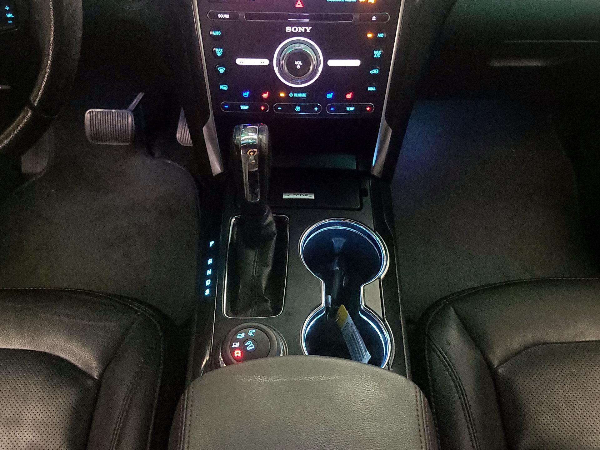 Thumbnail: 2016 Ford Explorer - 18