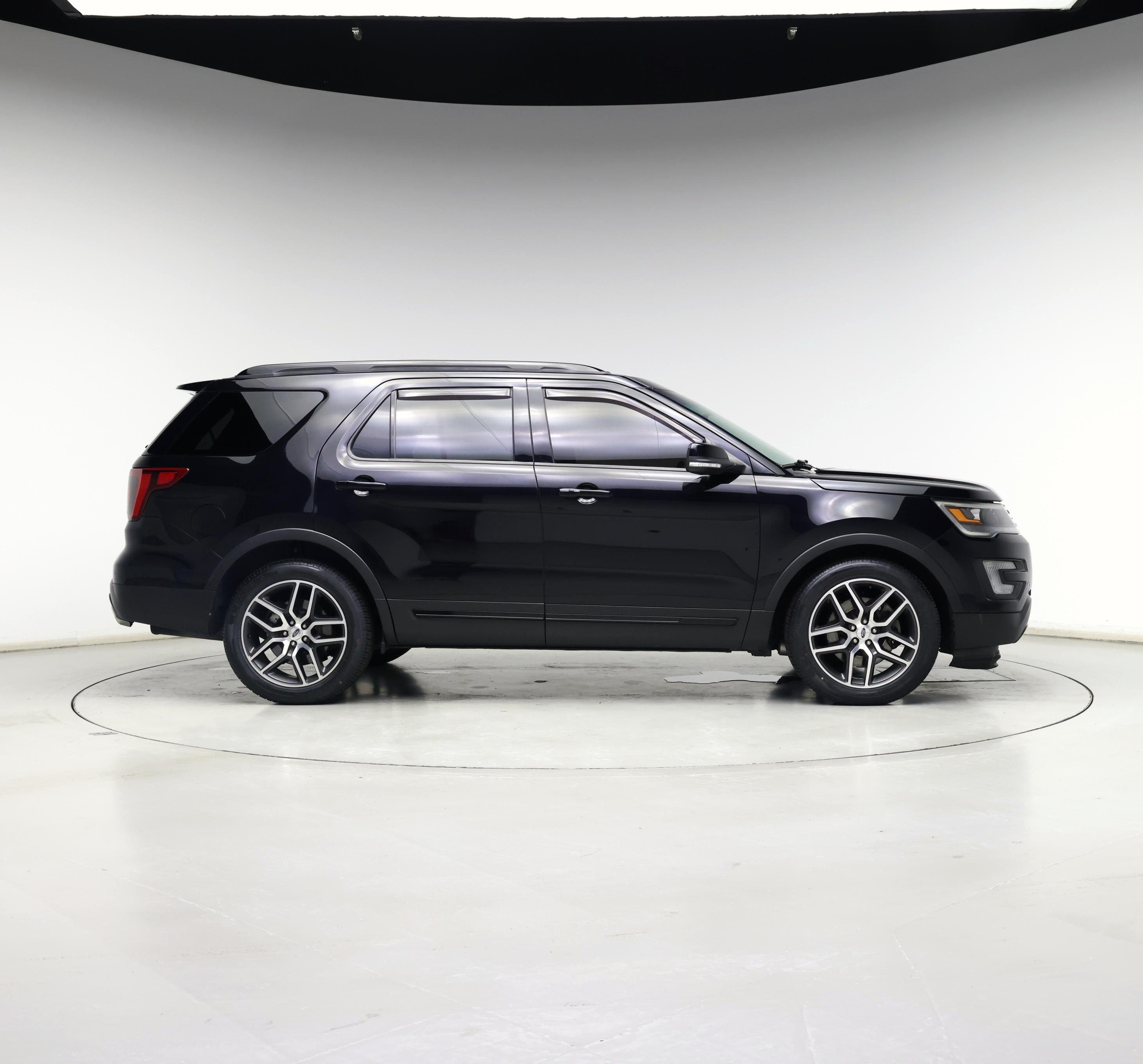 Thumbnail: 2016 Ford Explorer - 7