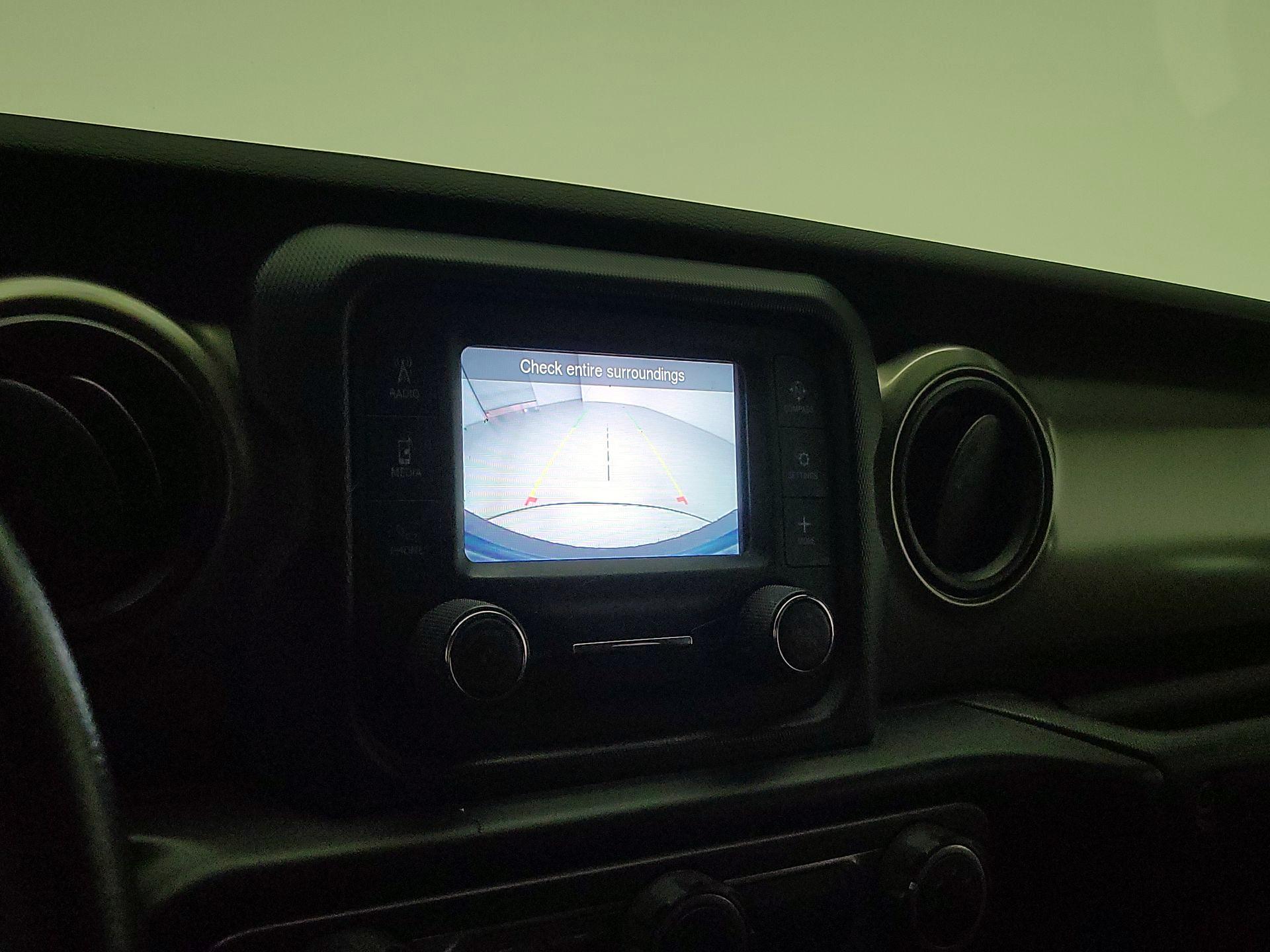 Thumbnail: 2019 Jeep Wrangler - 14