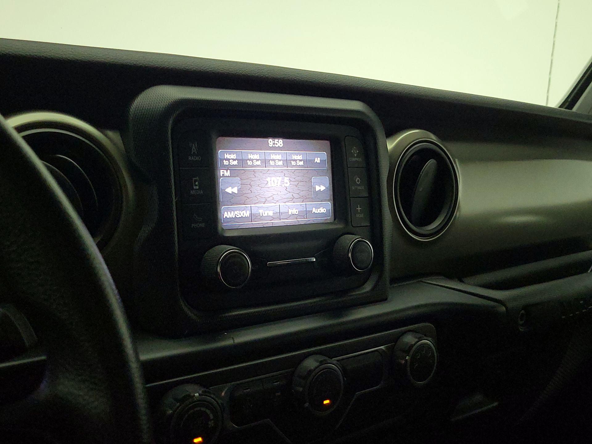 Thumbnail: 2019 Jeep Wrangler - 15