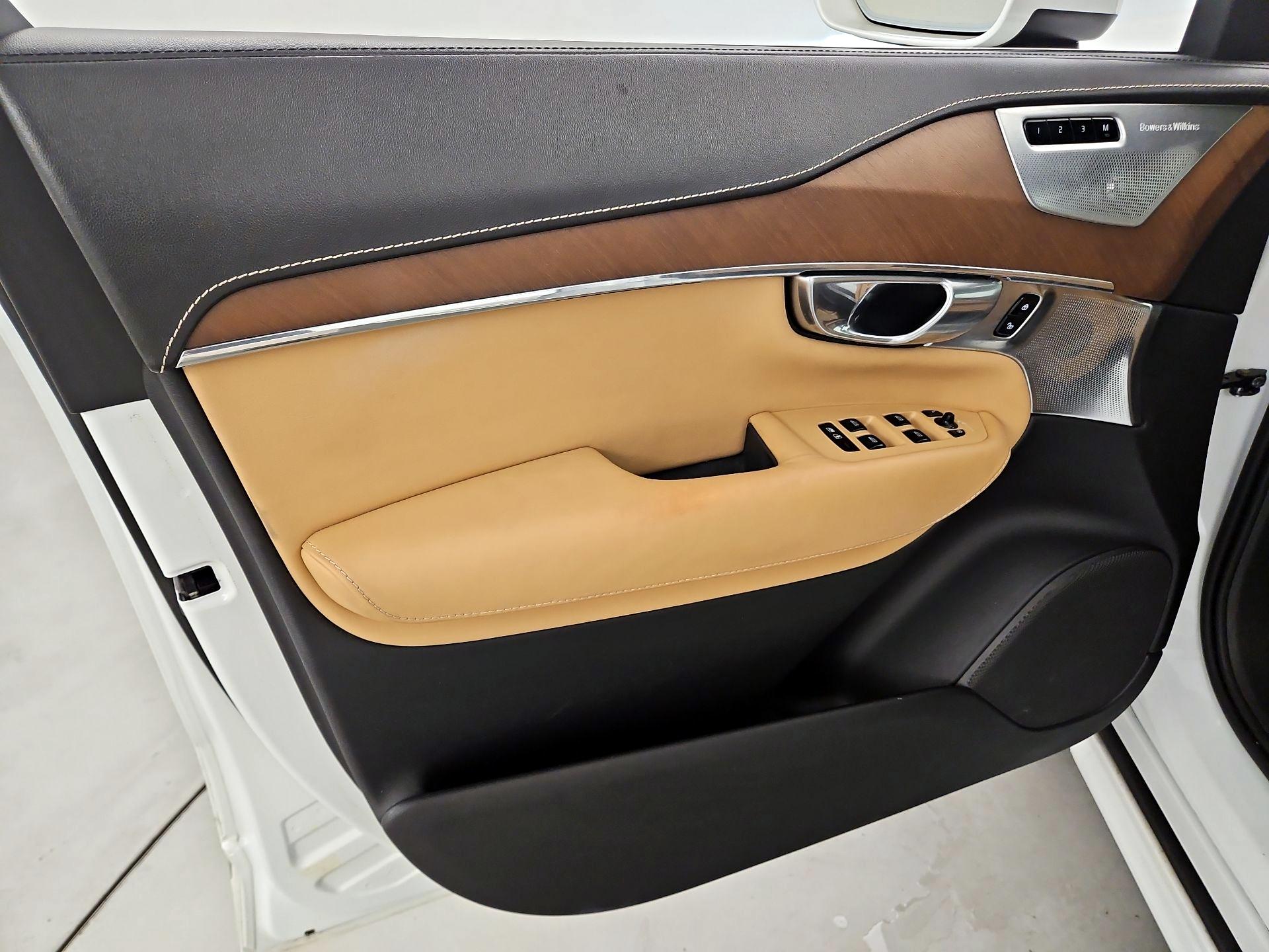 Thumbnail: 2017 Volvo XC90 - 12