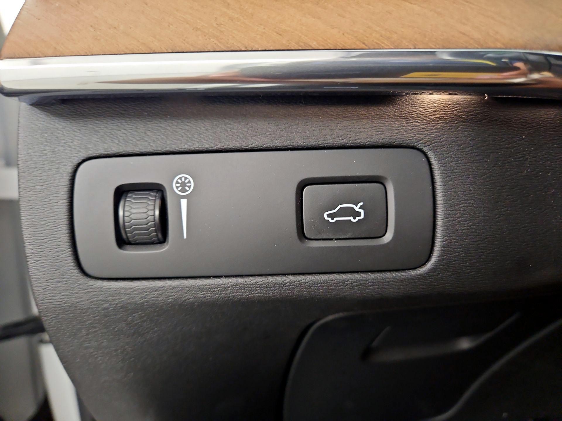 Thumbnail: 2017 Volvo XC90 - 13