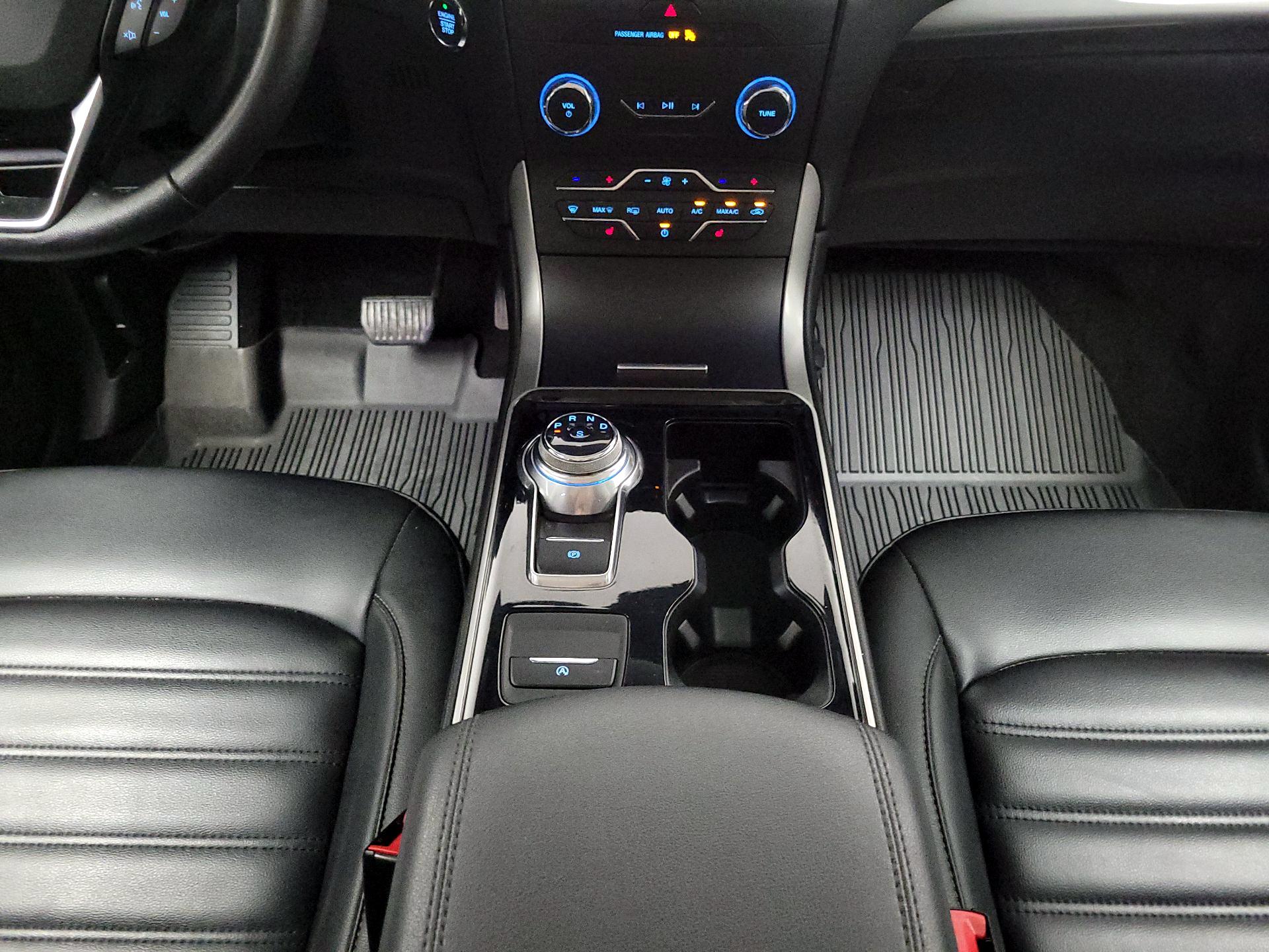 Thumbnail: 2019 Ford Edge - 17