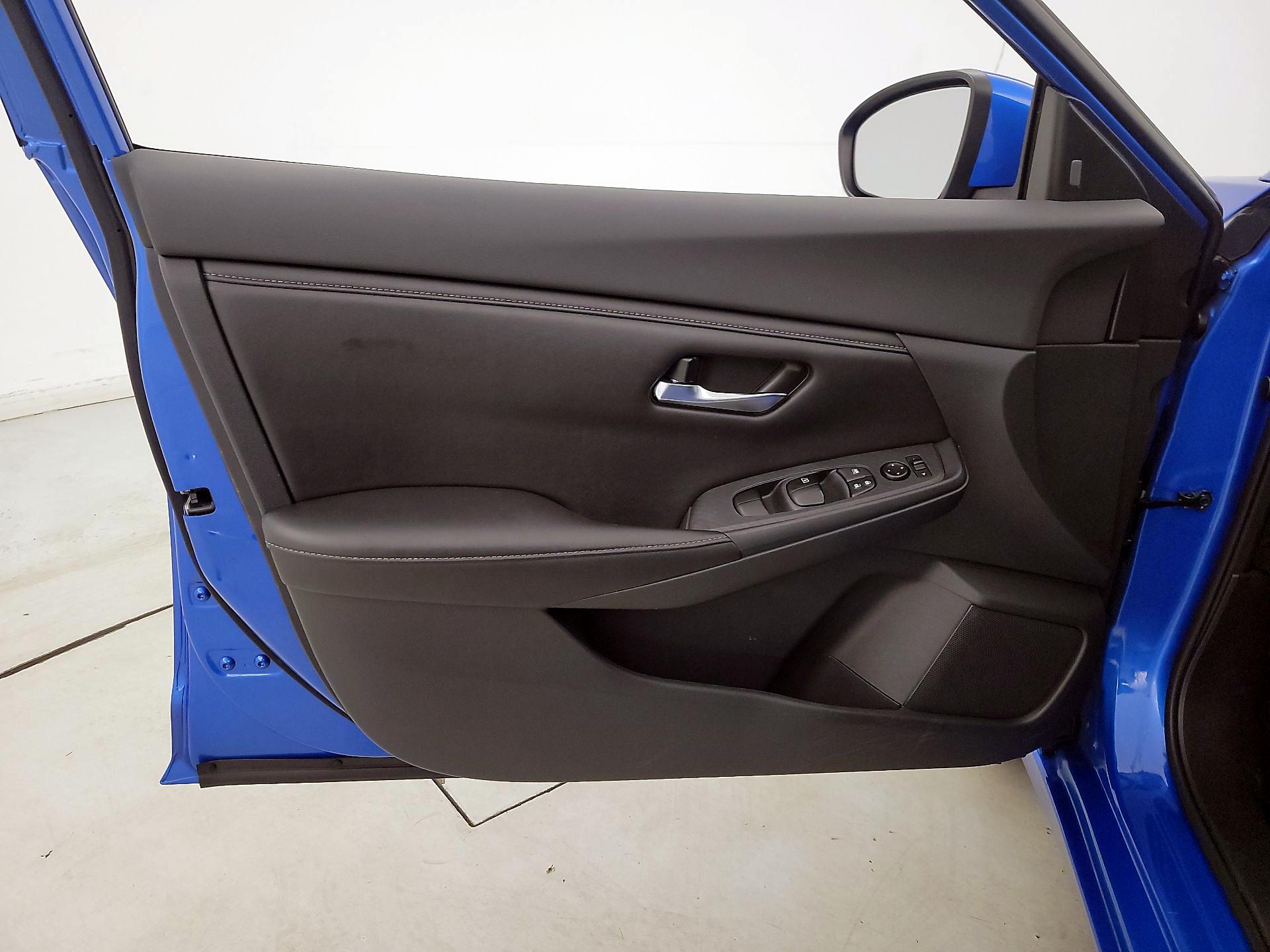 Thumbnail: 2021 Nissan Sentra - 12