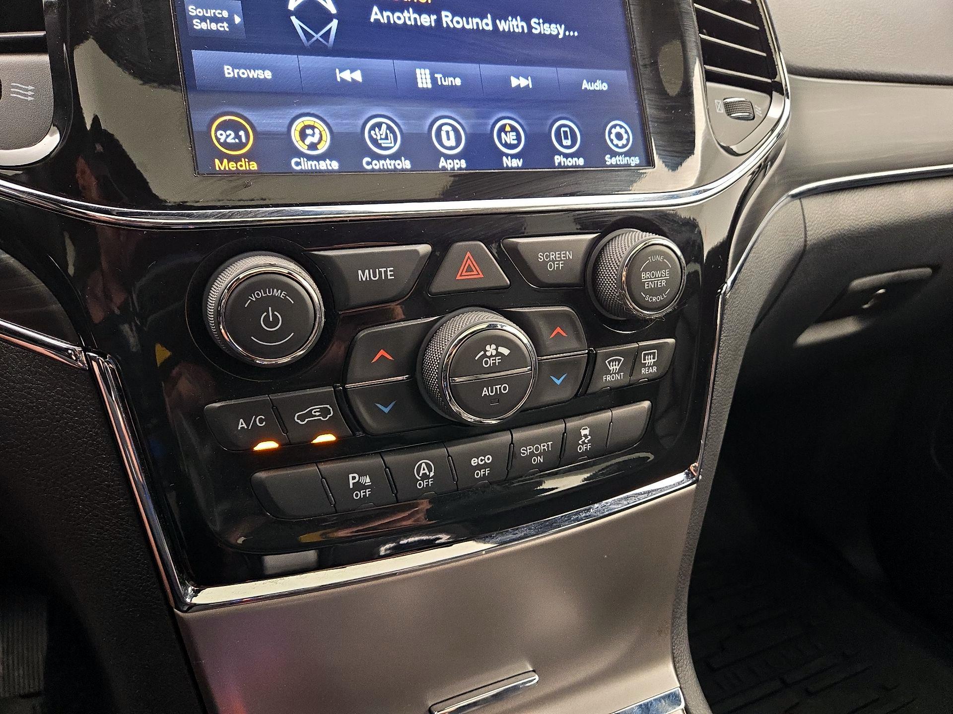 Thumbnail: 2021 Jeep Grand Cherokee - 17