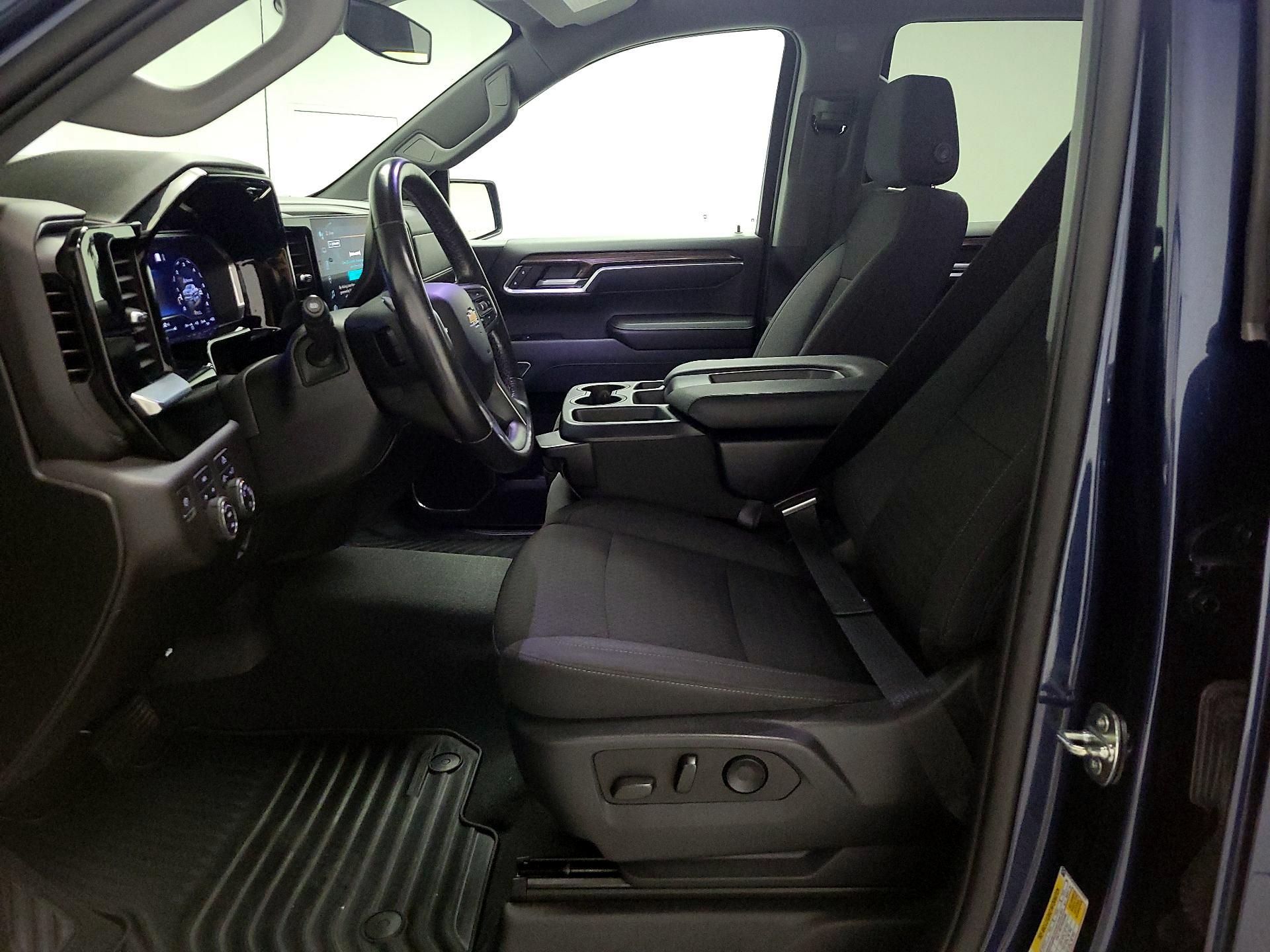 Thumbnail: 2022 Chevrolet Silverado 1500 - 11