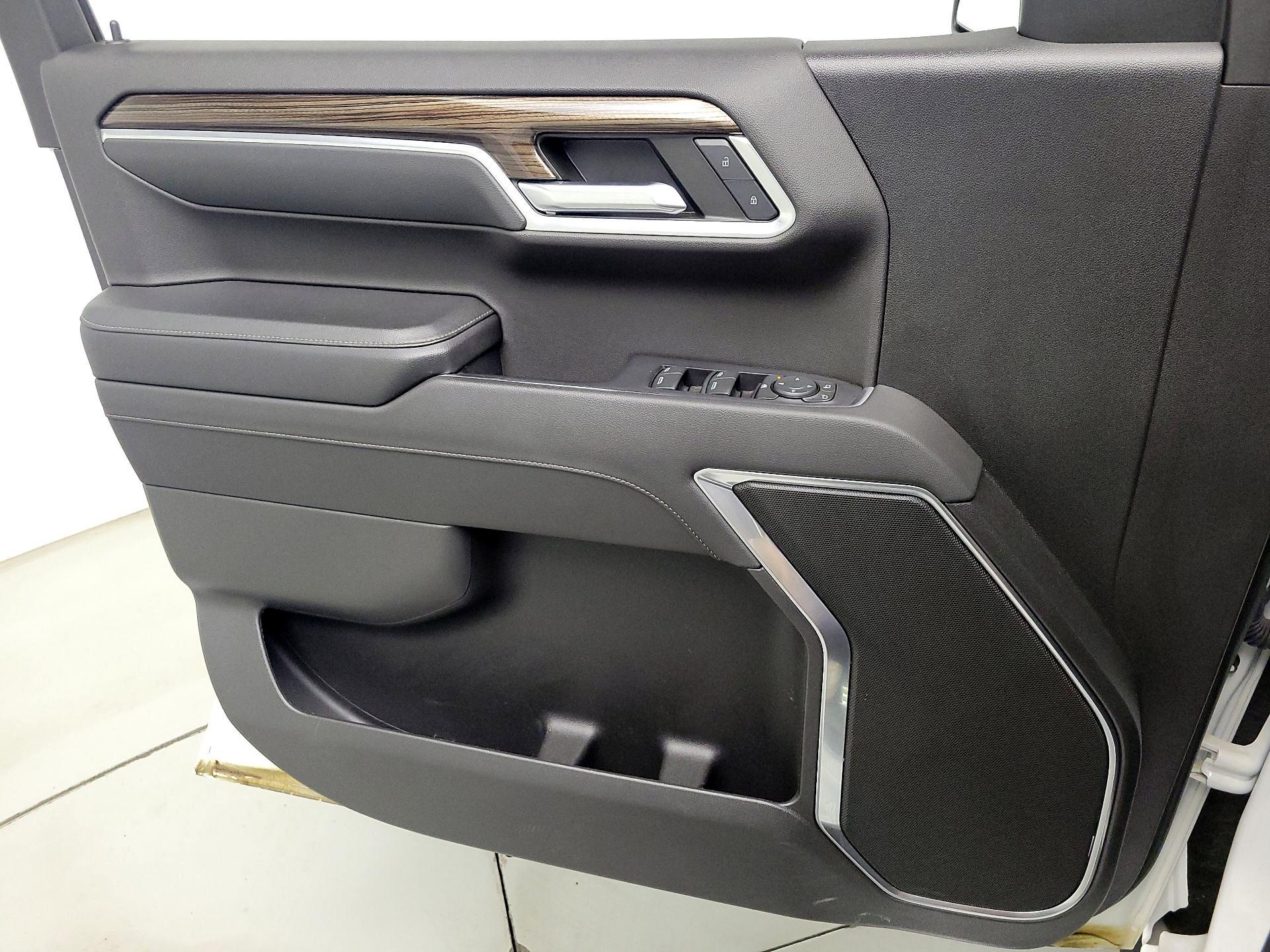 Thumbnail: 2022 Chevrolet Silverado 1500 - 12