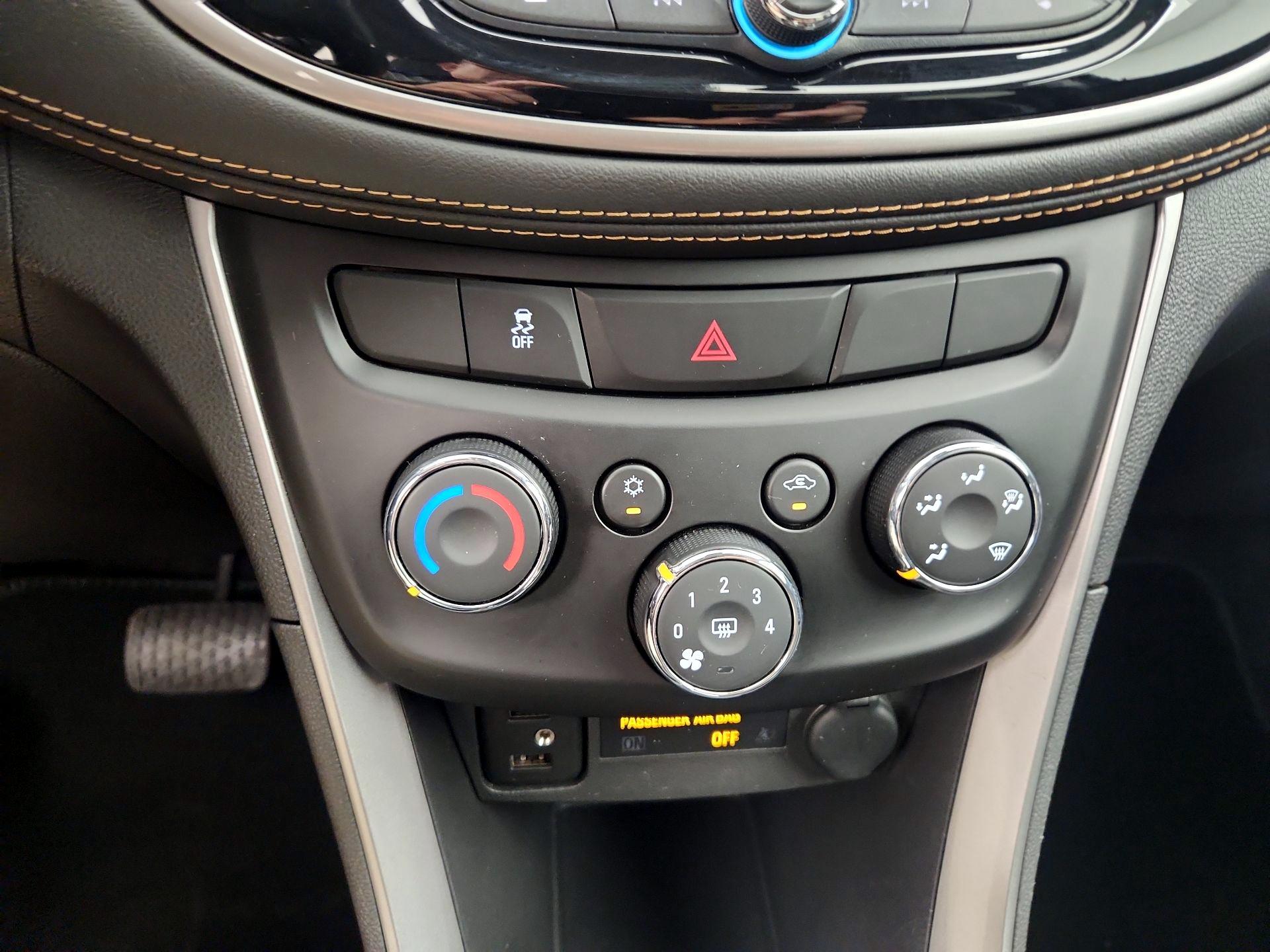 Thumbnail: 2021 Chevrolet Trax - 16