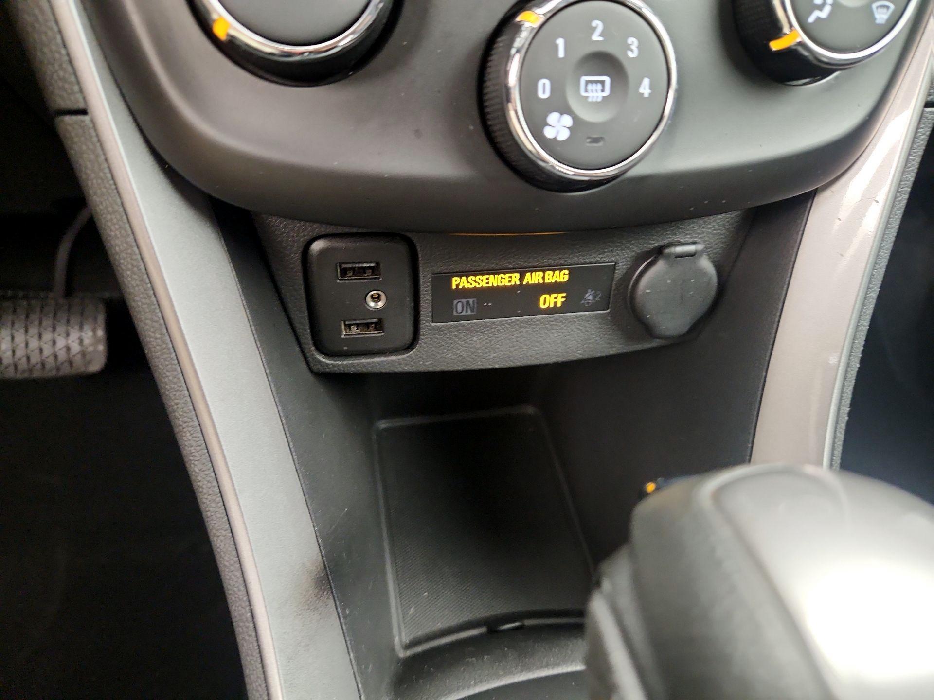Thumbnail: 2021 Chevrolet Trax - 18