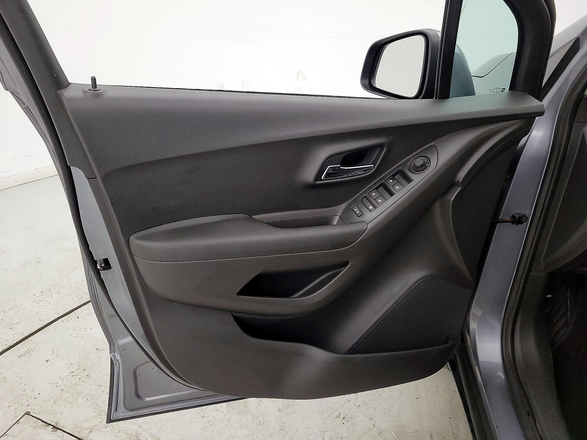 Thumbnail: 2020 Chevrolet Trax - 12