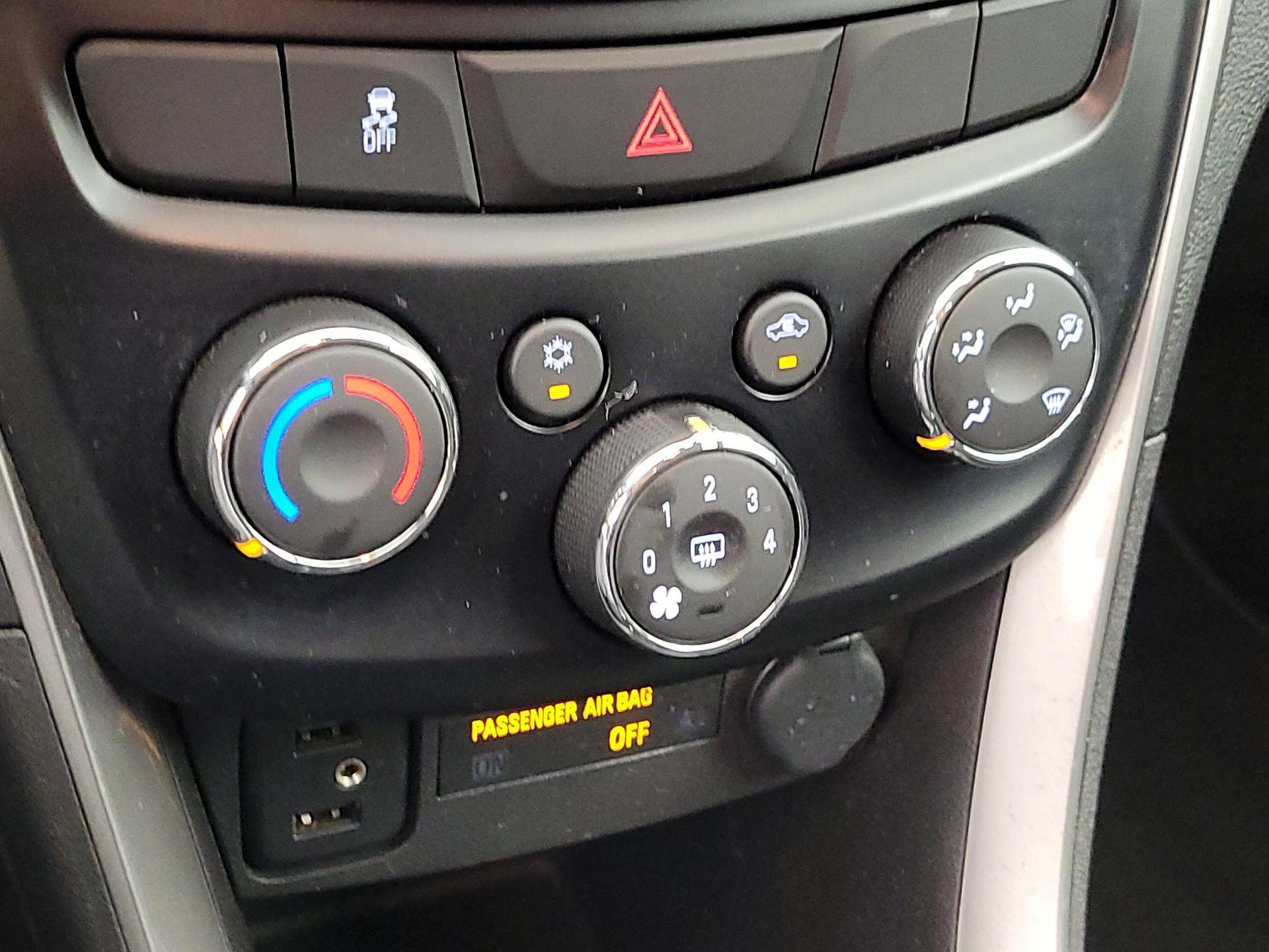 Thumbnail: 2020 Chevrolet Trax - 16