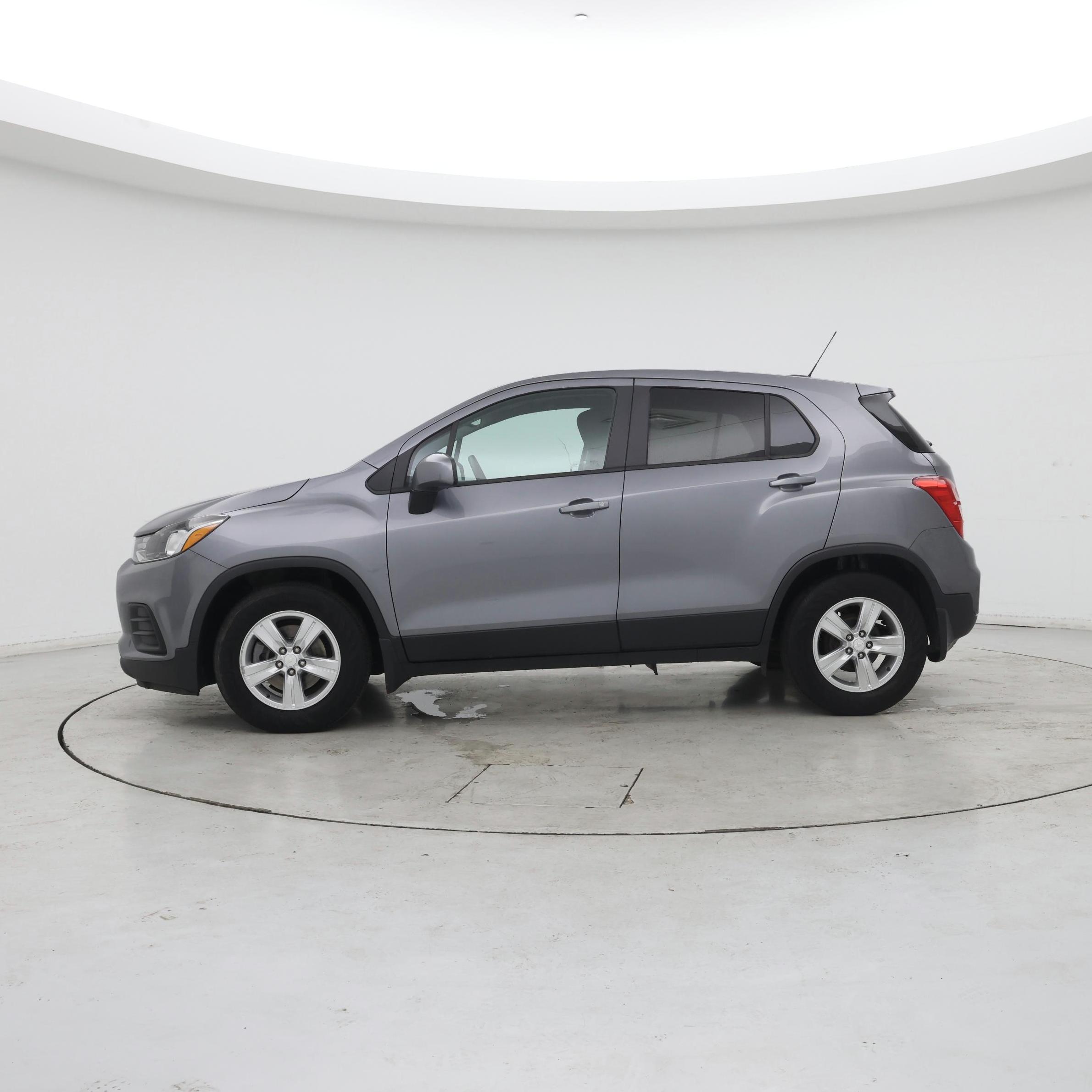 Thumbnail: 2020 Chevrolet Trax - 3
